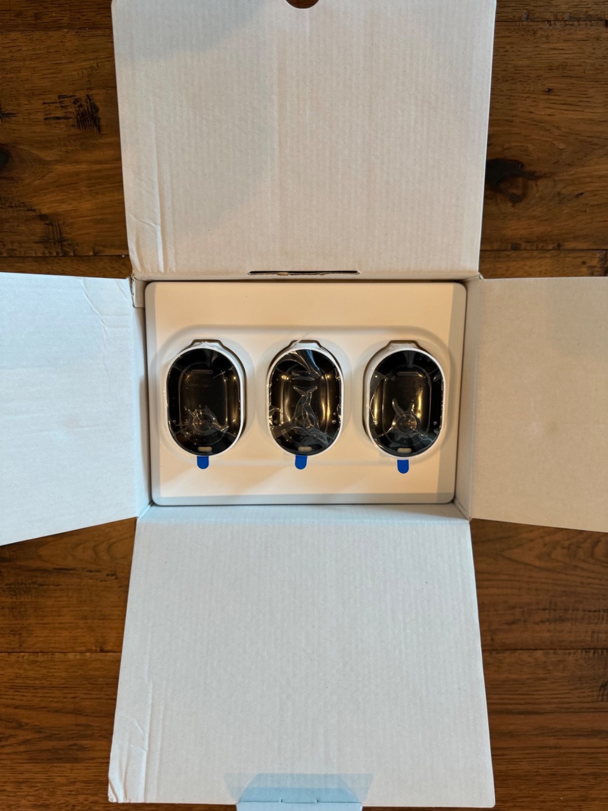 Arlo Pro 4 Camera 3 Pack Wireless Security Spotlight Cameras 2K HDR Video New