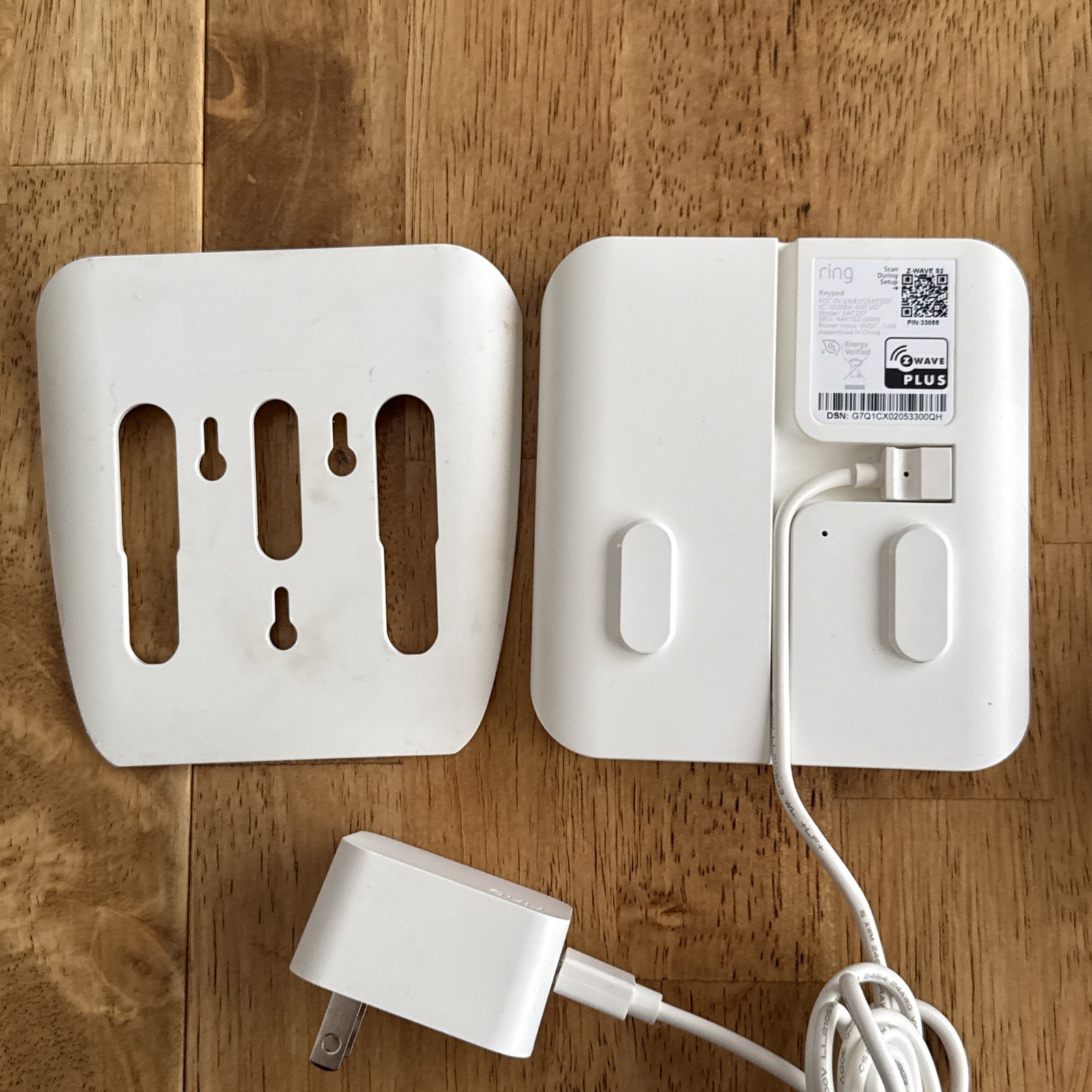 RING Alarm BaseStation US 4HB1U90EN0 ZWave & Wall Keypad 5AT2S7 & Power Supplies