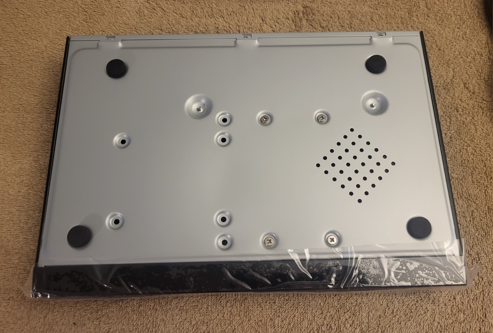 Wisenet SNK-B73047BW 1TB HD, 4 Bullet Cameras 1080p Dual Antenna Indoor/Outdoor