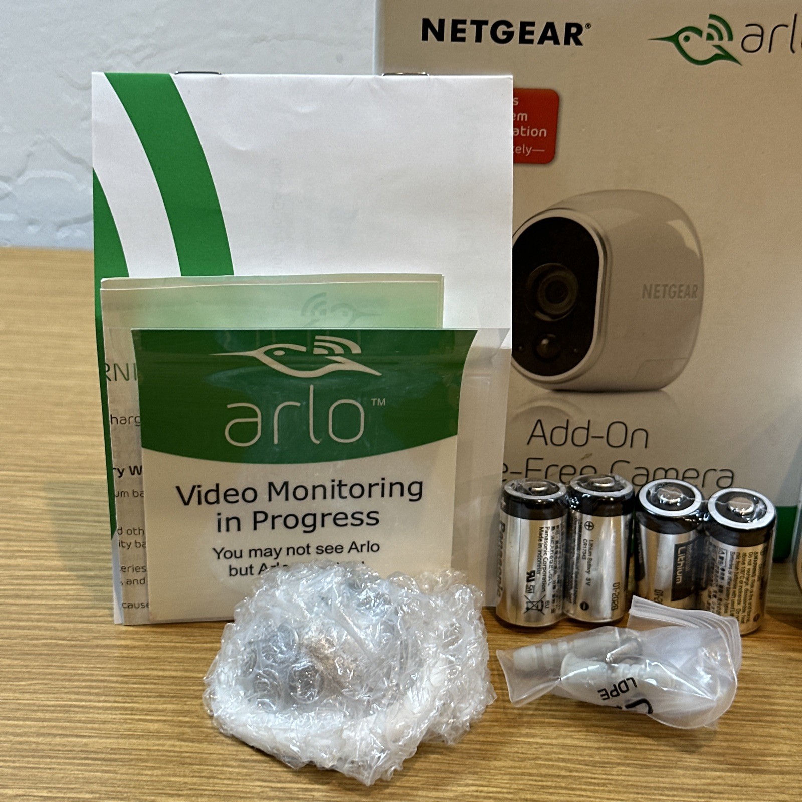 Arlo VMC3030-100NAS Wire-Free Indoor/Outdoor Security Camera OPEN BOX
