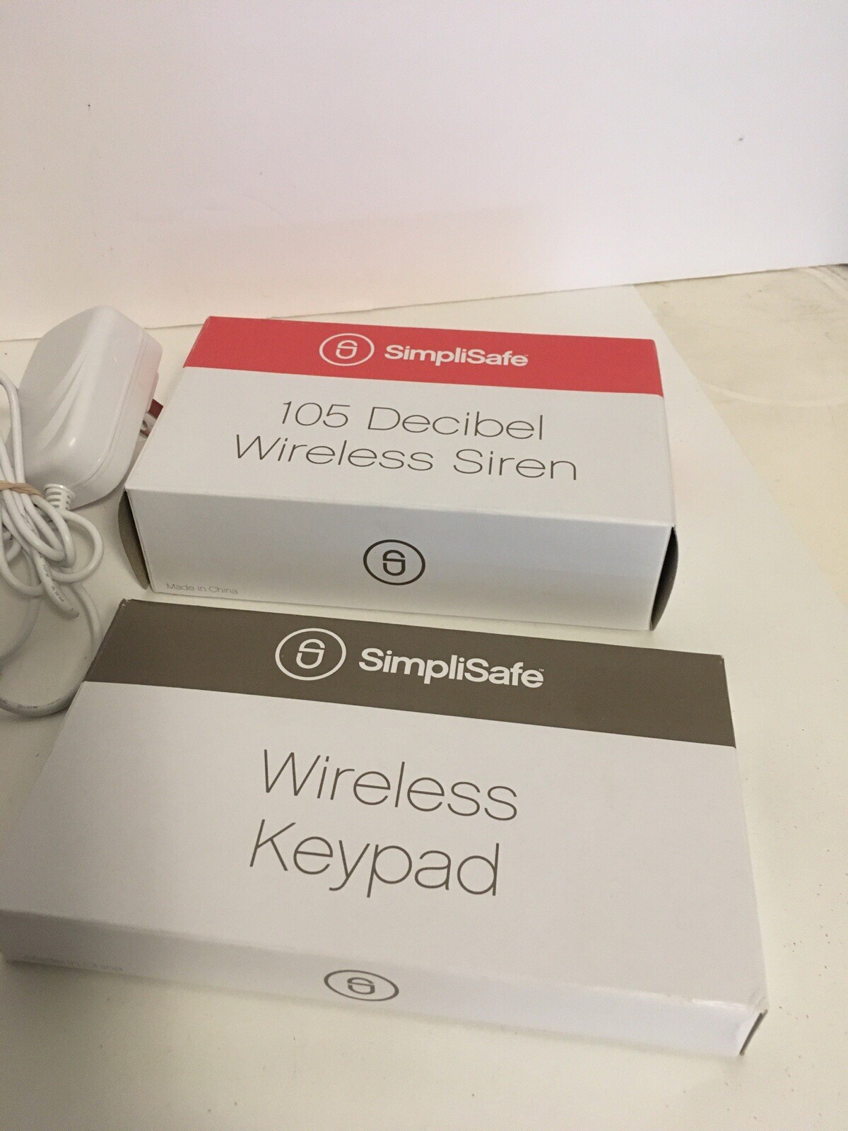 SimpliSafe Security System Lot Of 7 KeyPad,Motion/Entry Sensors,Siren,Remote