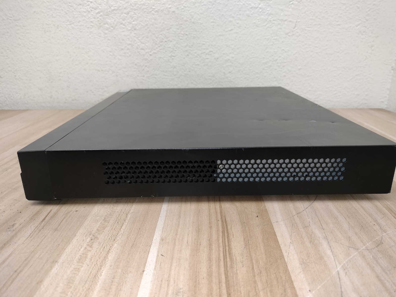 Lor3ex 4K NR932X-N 32 Channel 16 Ports 8 Ports PoE
