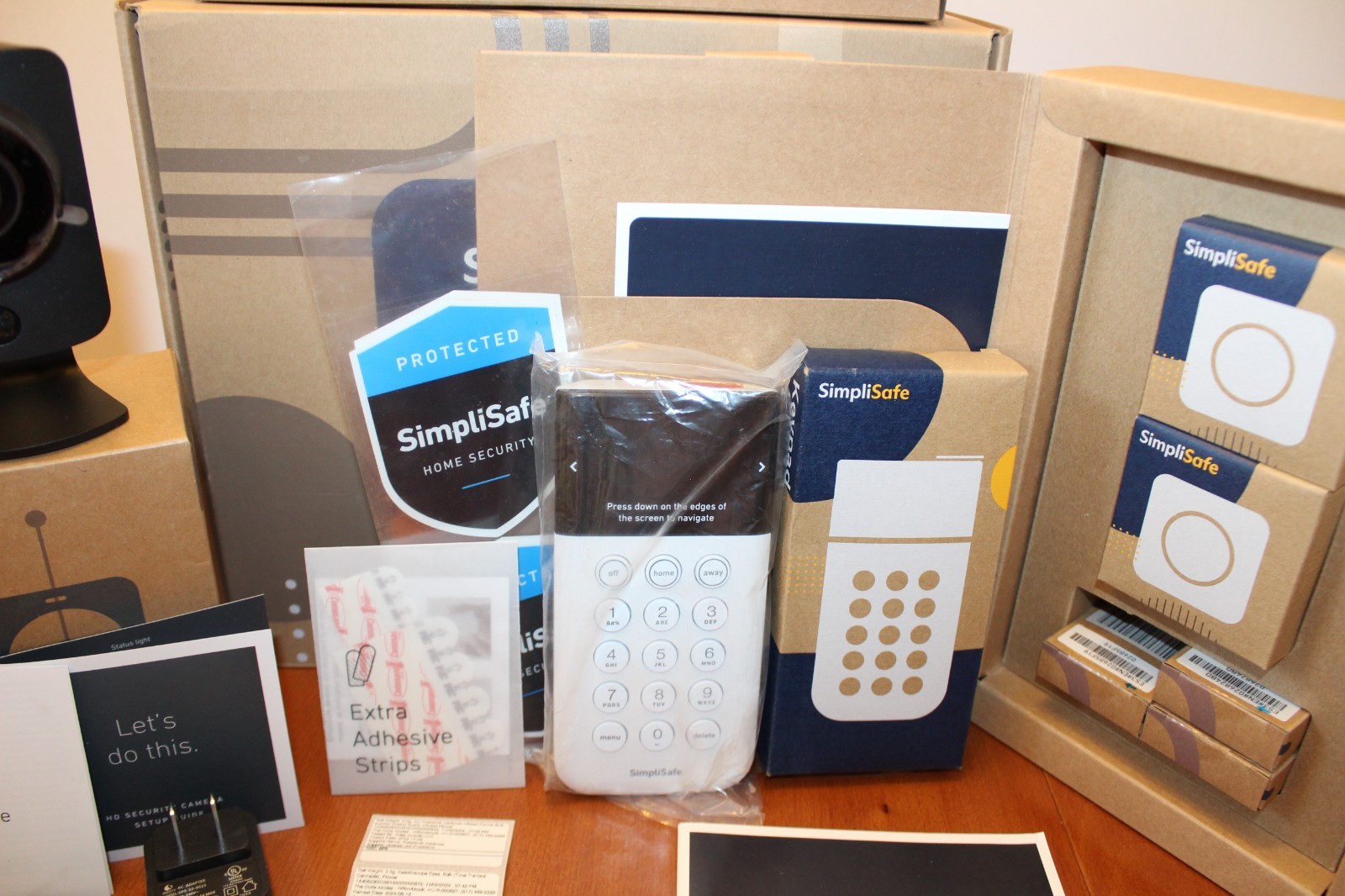 SimpliSafe Home Security System with Indoor & Outdoor Cameras – 8 Piece Kit
