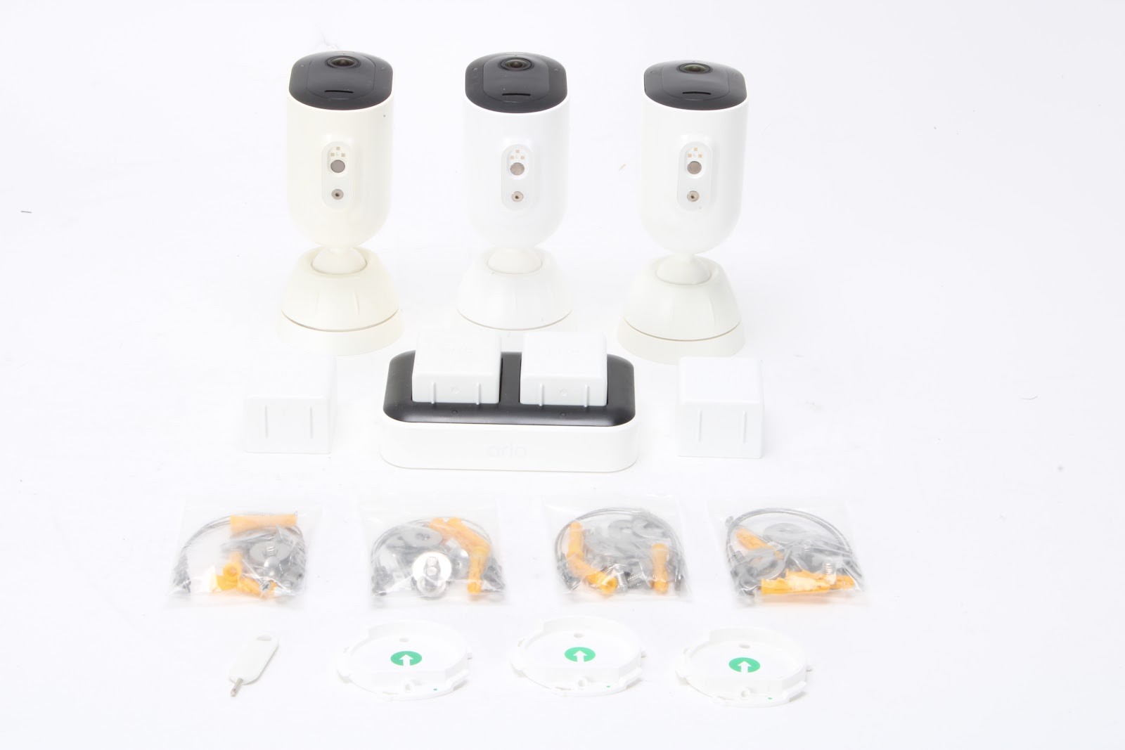 Arlo VMC4350P-1BYNAS Pro 4 Spotlight Camera Security Bundle – Fair Condition
