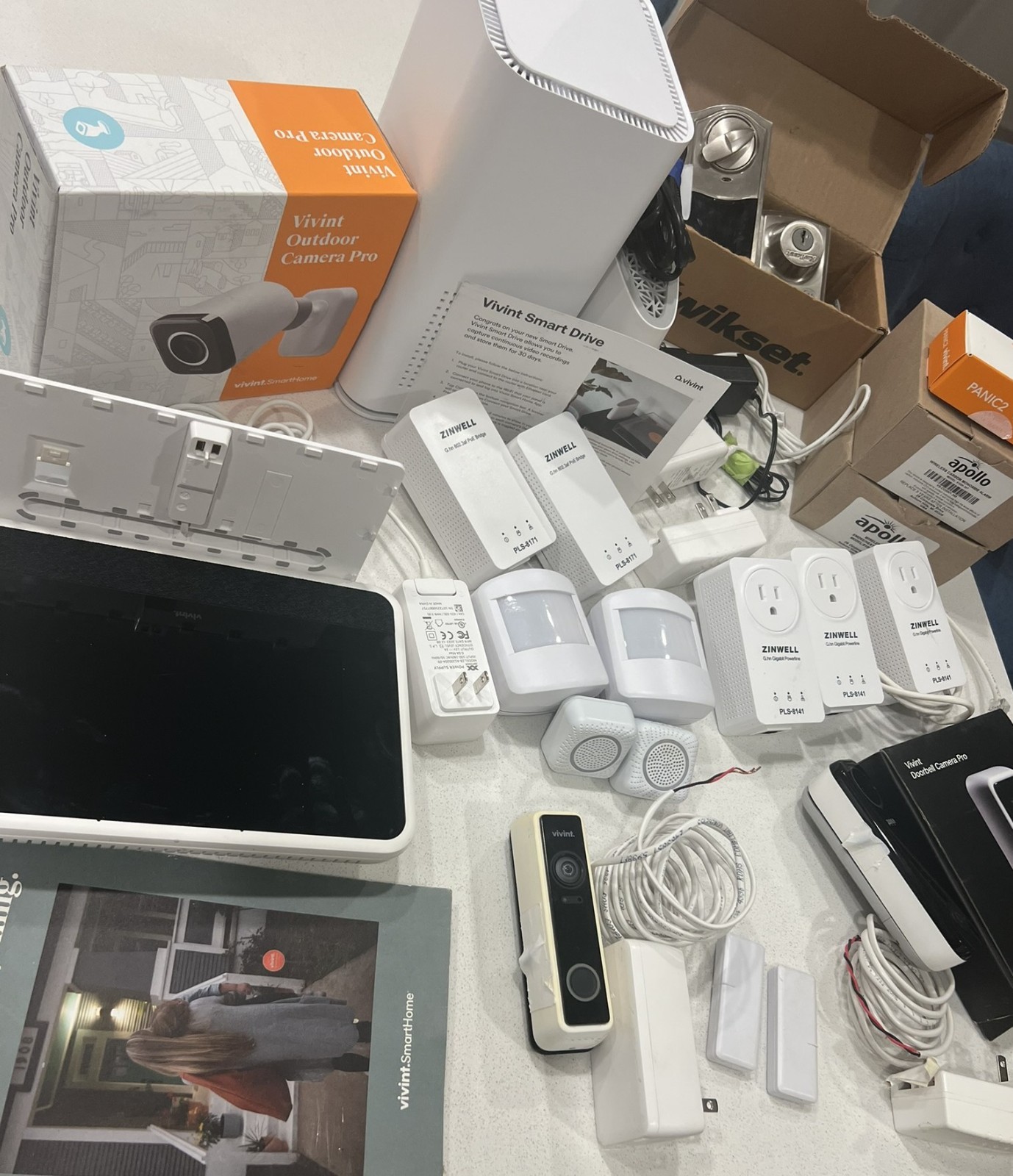 Vivint Home Security System – DoorBell Cameras, Motion, Panels +