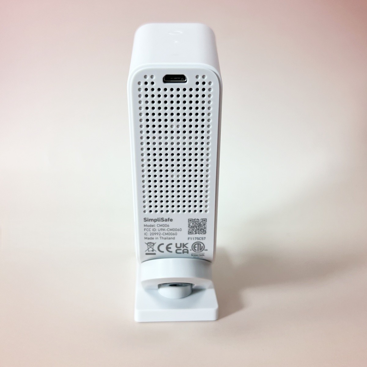 SimpliSafe Wireless Indoor Security Camera Smart Alarm Night Motion CM006 White