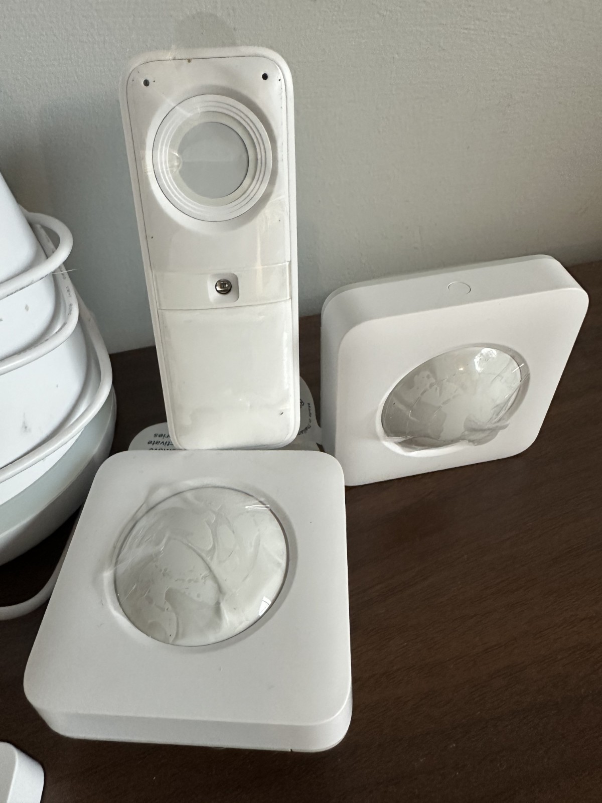 Simplisafe Security System – Keypad, (2) Motion Dectors, Camera and Door Sensor