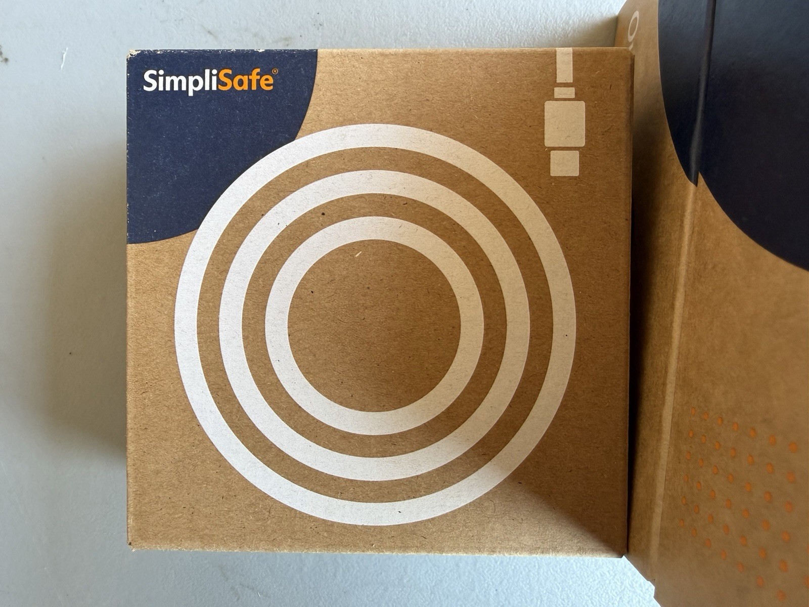 NEW SEALED SimpliSafe Outdoor Security Camera Series 2 CM021 + 16ft Power Cable