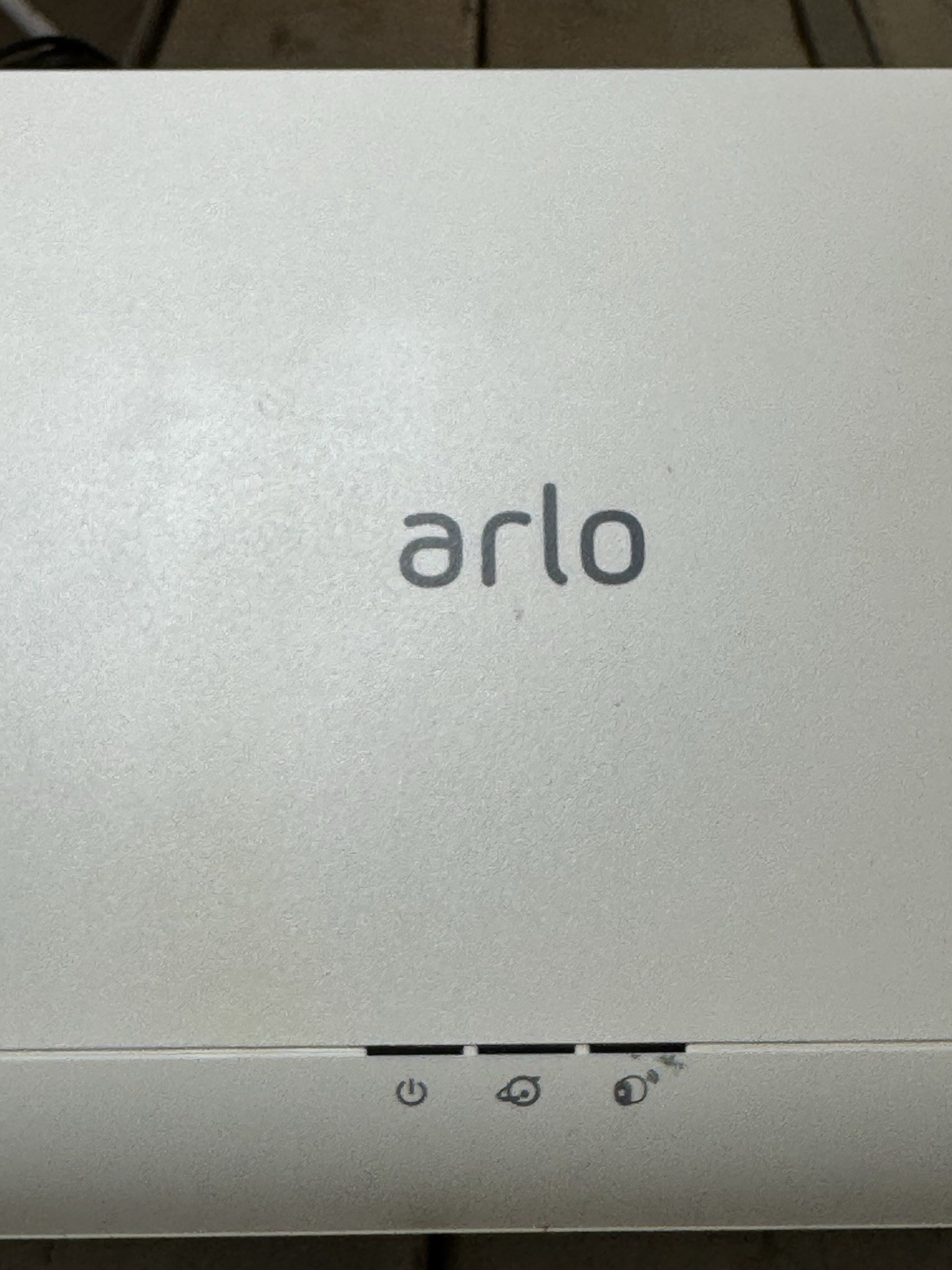 ARLO MODEL VMB4000 BASE STATION, ESSENTIAL SPOTLIGHT CAMERA, DUAL CHARGER, CORDS