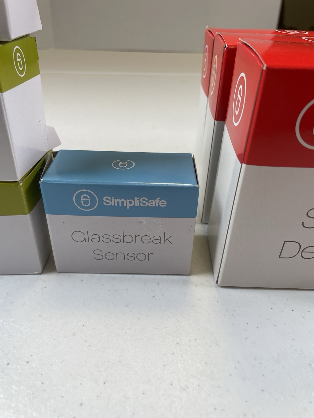 Simply Safe alarm system Lot of 9 Accessories Motion, Smoke, Glass Break, Siren
