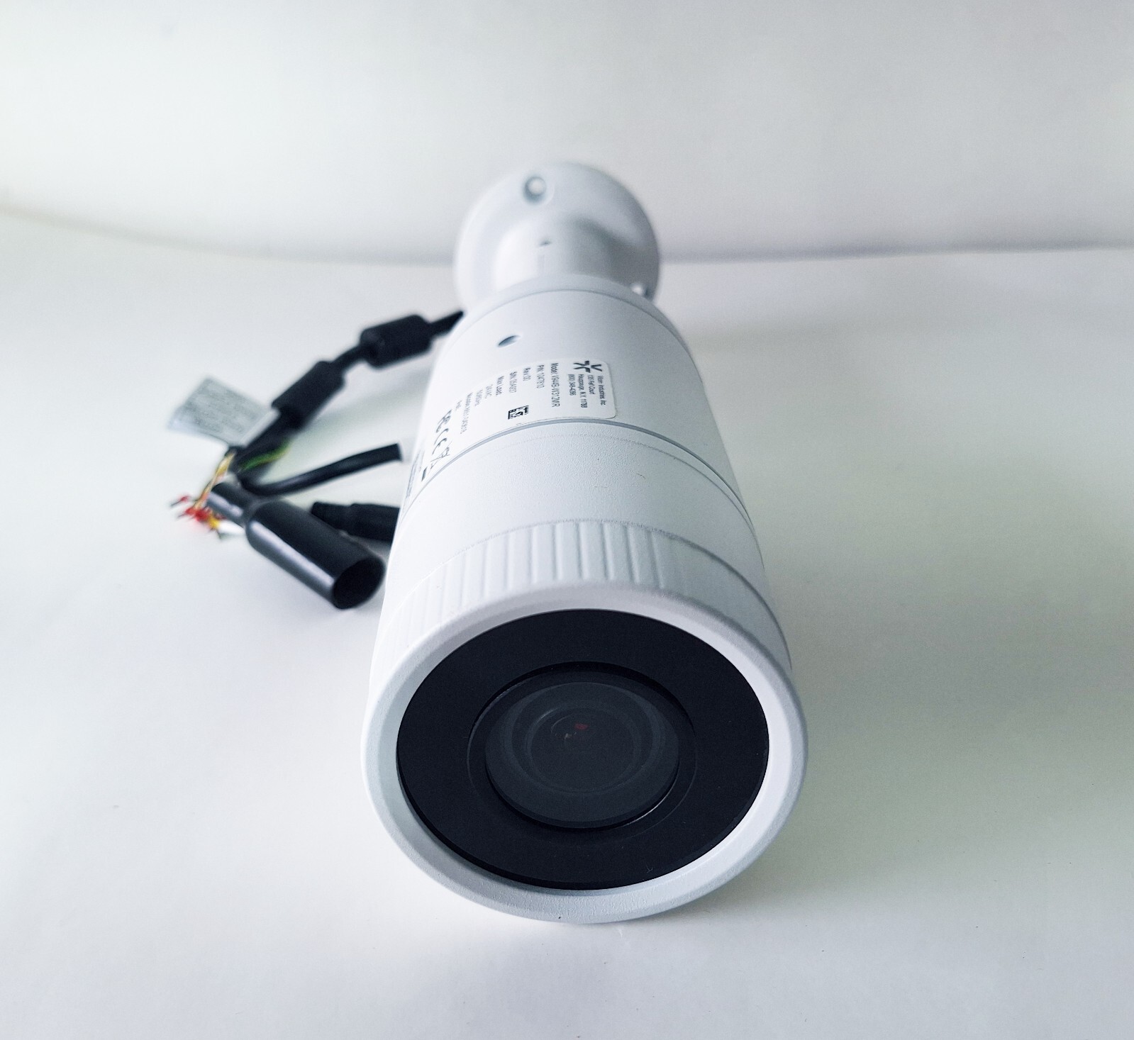 VICON V944B-W312MIR OUTDOOR FIXED NETWORK BULLET CAMERA; 4 MP; H.264/H.265;