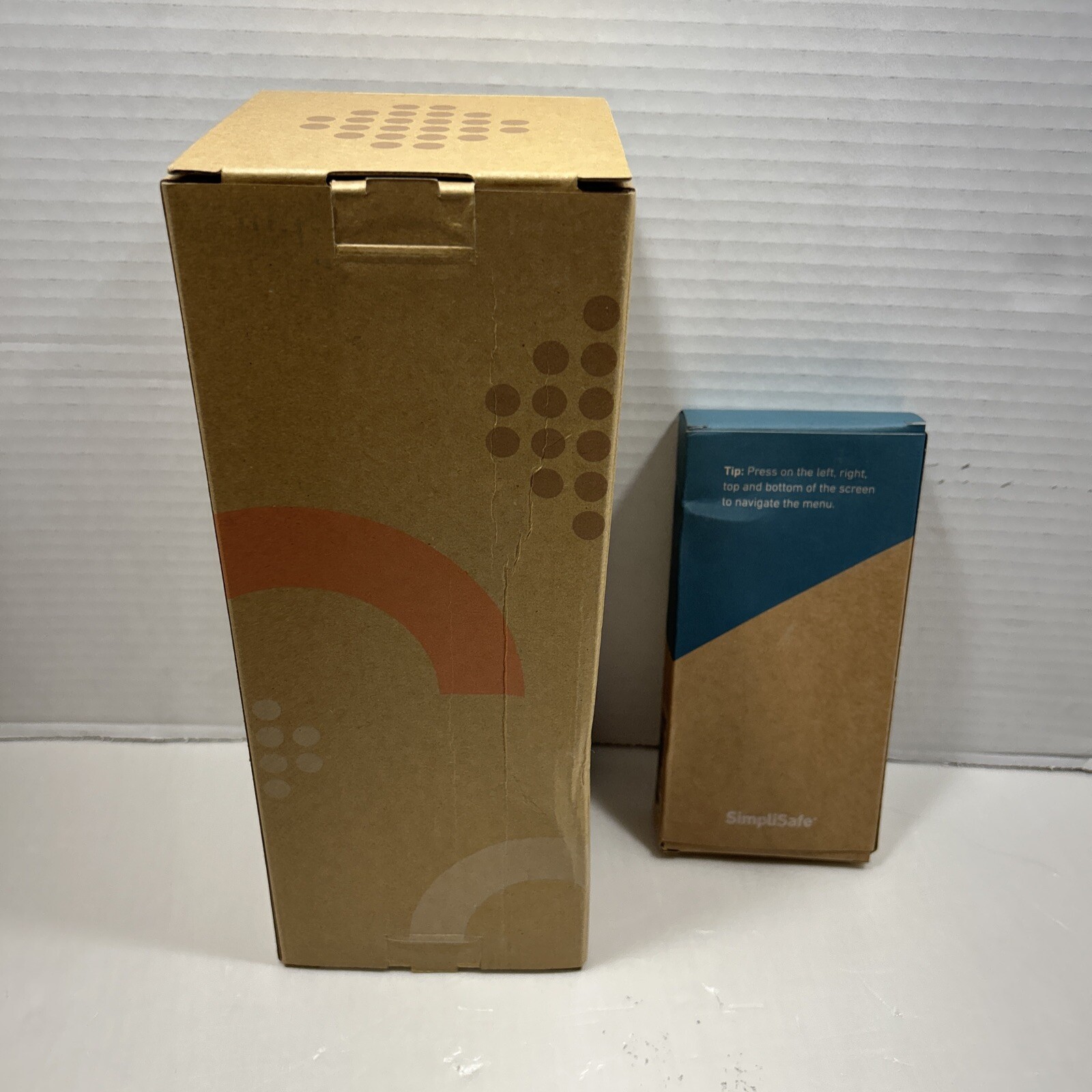 SimpliSafe BS3W Base Station Home Security Alarm in White and Keypad KP3W