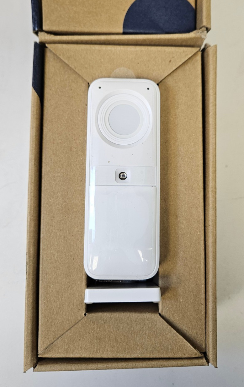 SimpliSafe CM006 Smart Alarm Night Vision Motion Camera Wireless Indoor Security