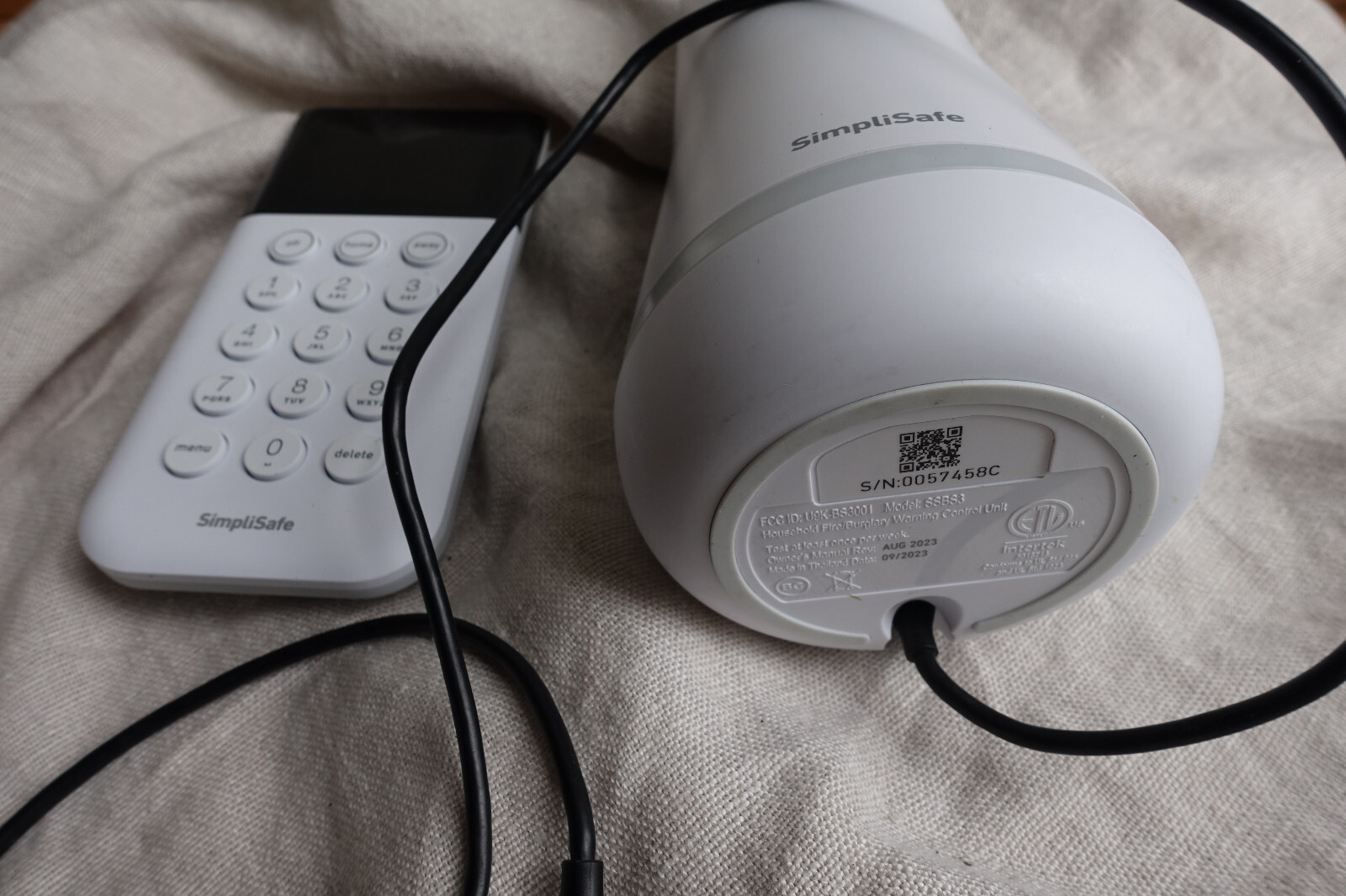 Simplisafe Home Security System Base Station SSBS3 & SSKP3 Keypad
