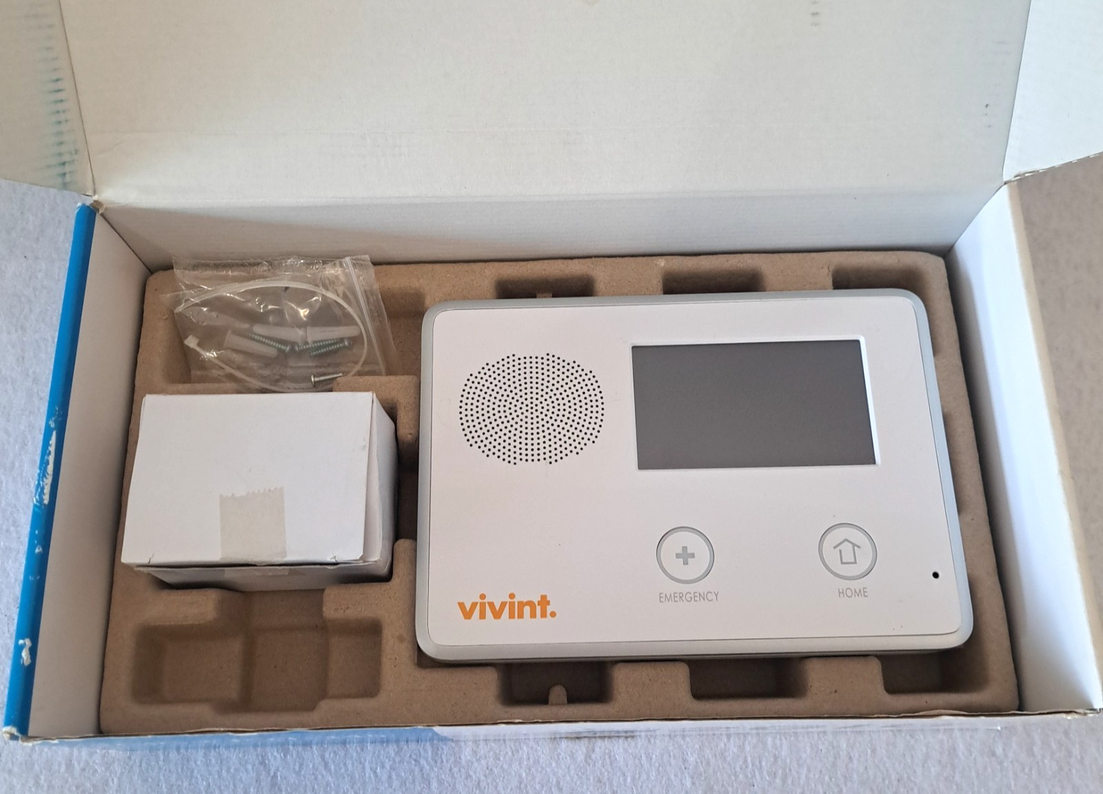 2GIG-CP21-345 Control Panel w/Plug Vivint Untested