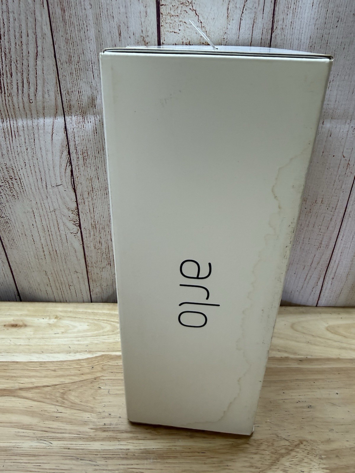 ARLO White Solar Panel Charger VMA5600-10000S Ultra Factory Sealed Box Damage