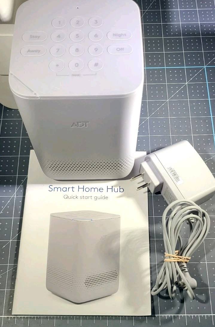 Blue by ADT Smart Home Hub Graphite S40LR0-01-PG