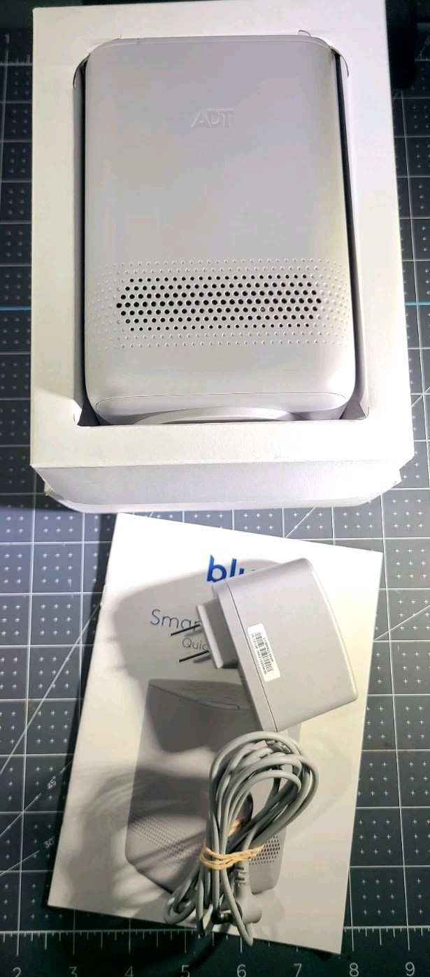 Blue by ADT Smart Home Hub Graphite S40LR0-01-PG