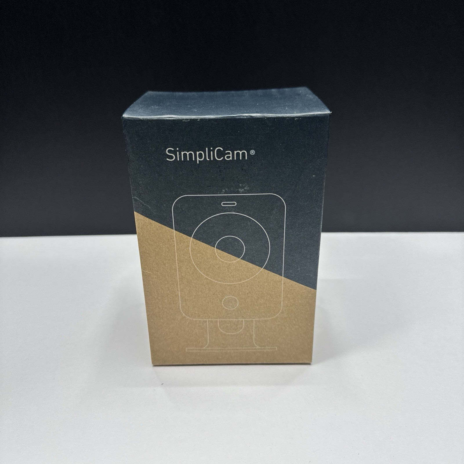 SimpliSafe Indoor Camera Wi-Fi HD Security Camera SSCM1 + Wall Charger
