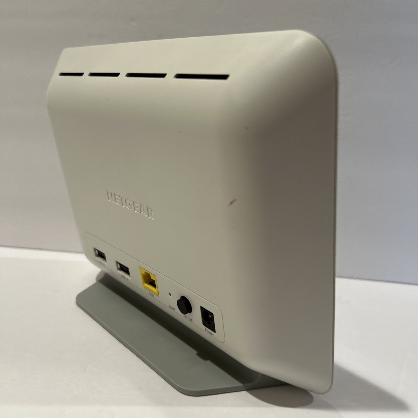 Netgear Arlo Base Station VMB3000 Wireless Router -No Power cord