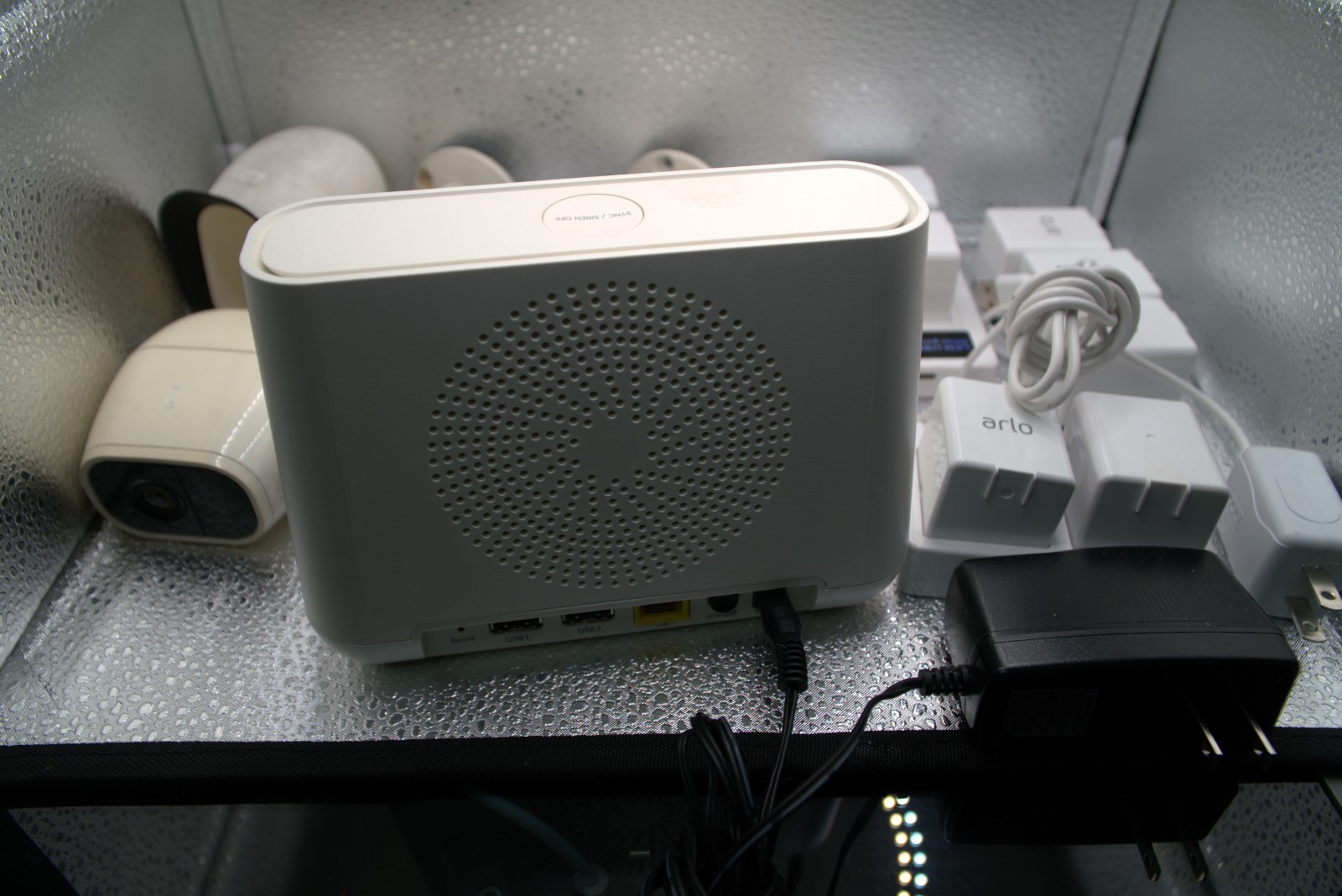 ARLO VMB4000 Security Arlo Base Station for Pro2 – 3 Cameras, 7 batteries