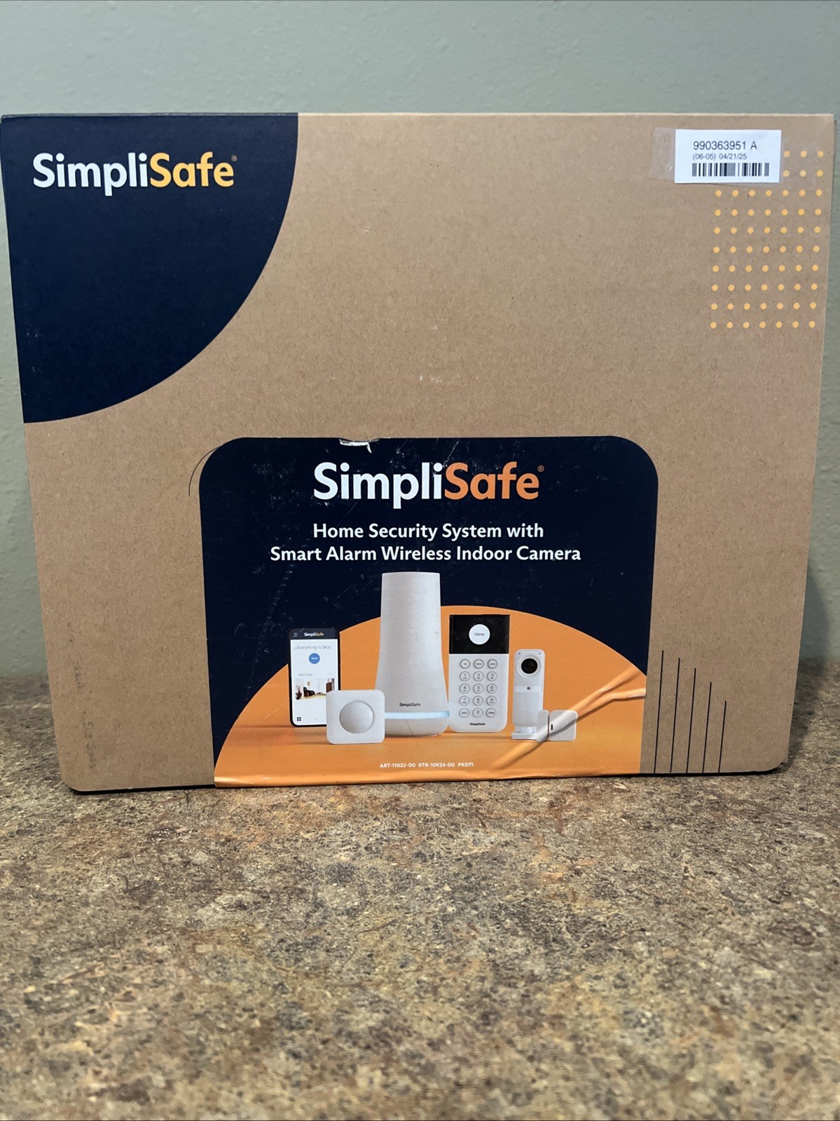 SimpliSafe 8-Piece Home Security System with Indoor & Outdoor Cameras PK032 NEW
