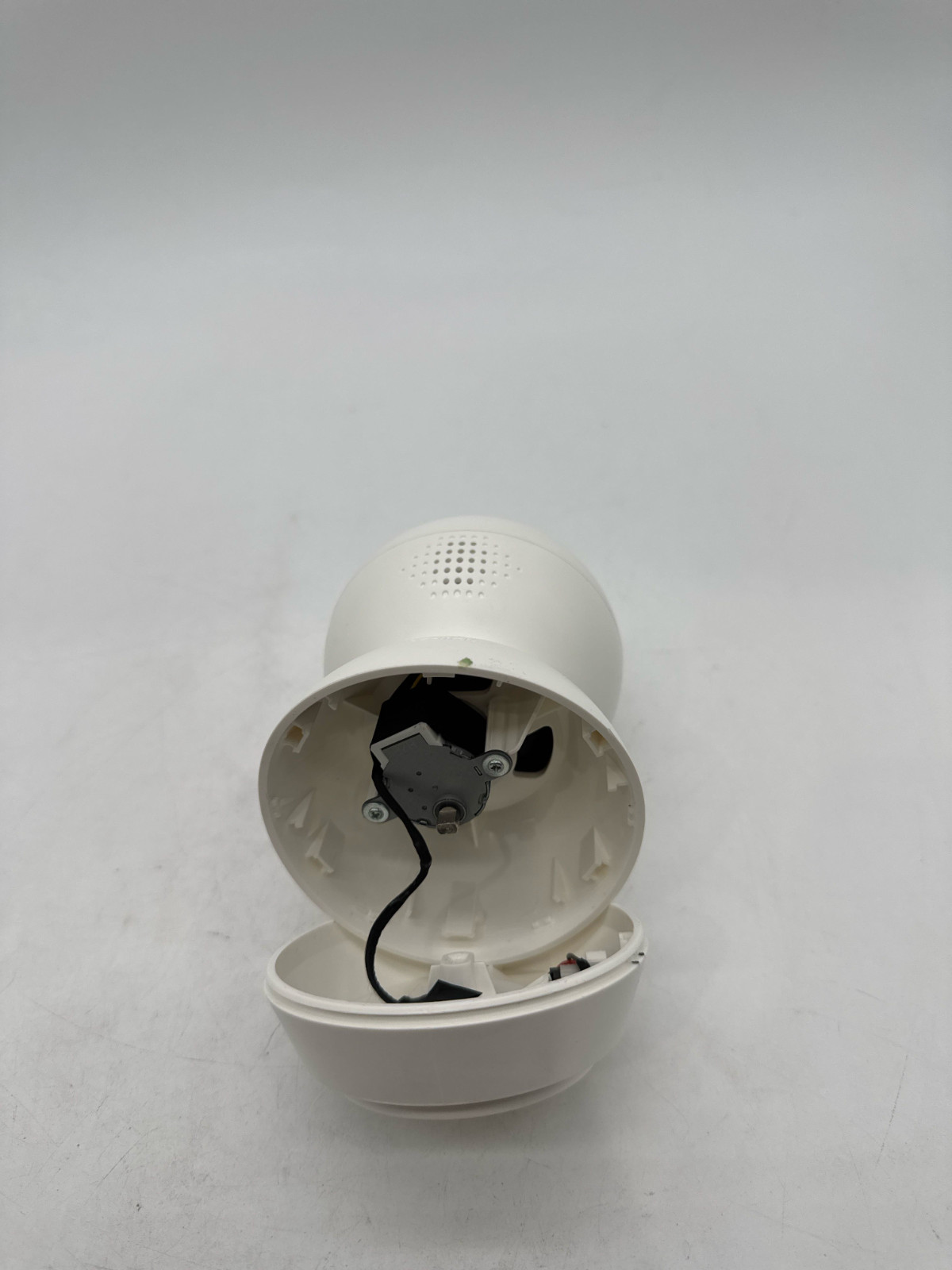 (BROKEN) TP-Link Tapo C200 Pan/Tilt Security Camera 1080p WiFi Baby Monitor