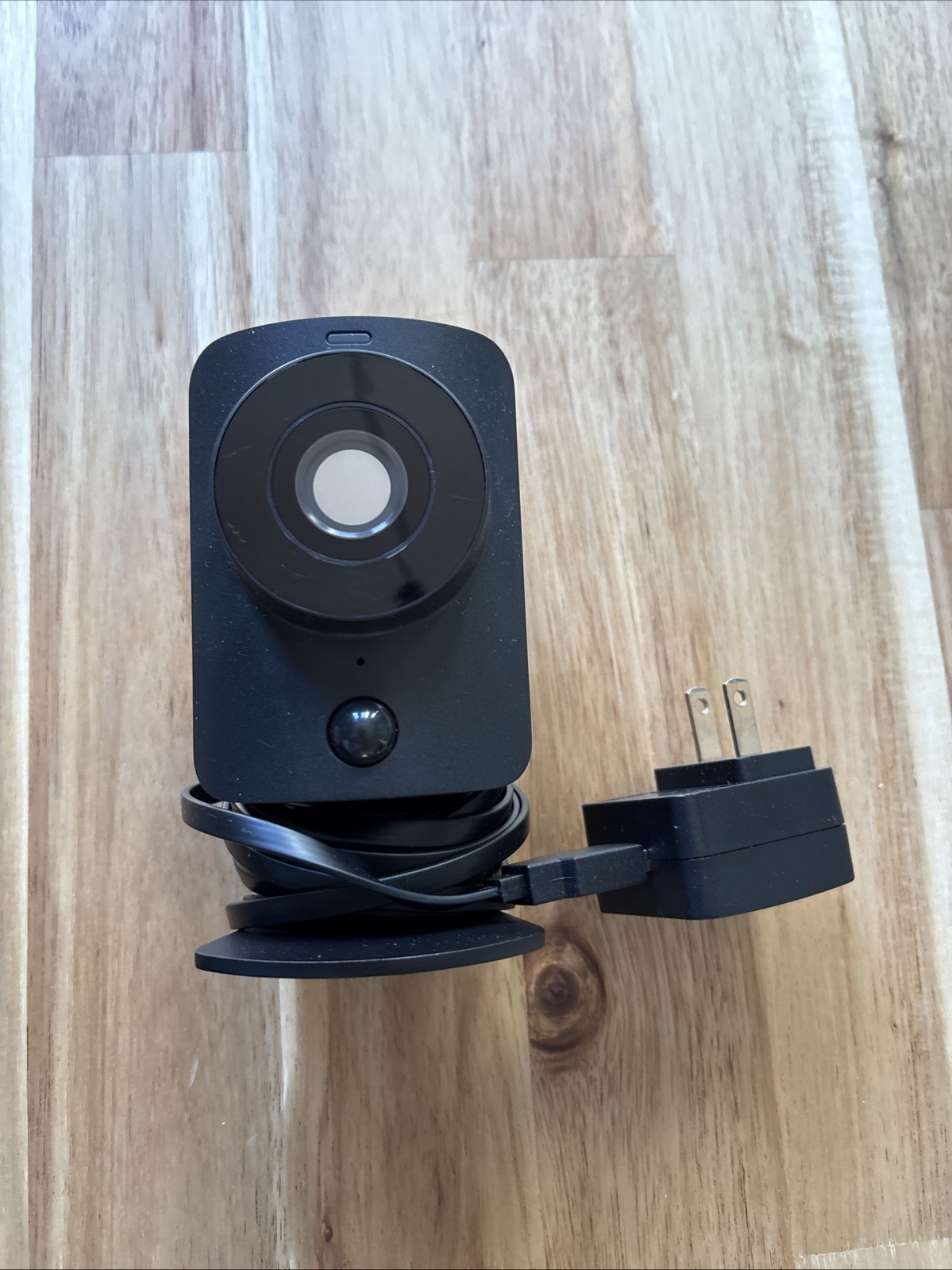 SimpliSafe 1080p Indoor Wired Security Camera Model SSCM2
