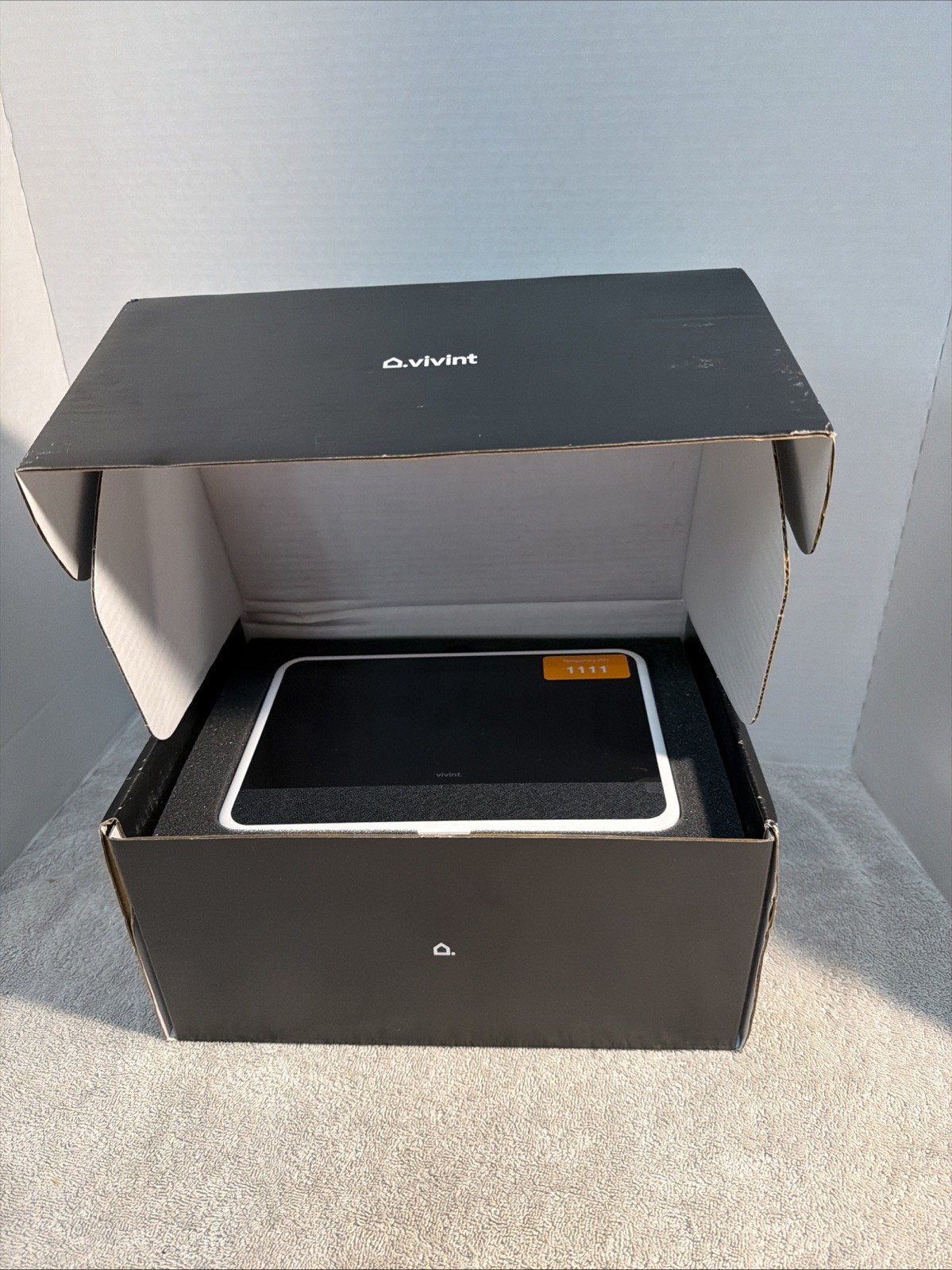 Vivint Smart Home Smart Hub VS-SH2000-C00 With Adapter New In Box