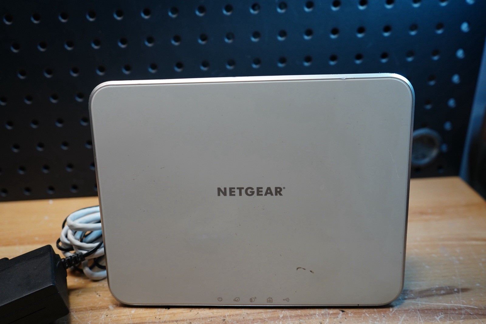 (F) NETGEAR Arlo VMB3000 Base Station w/ Power Adapter