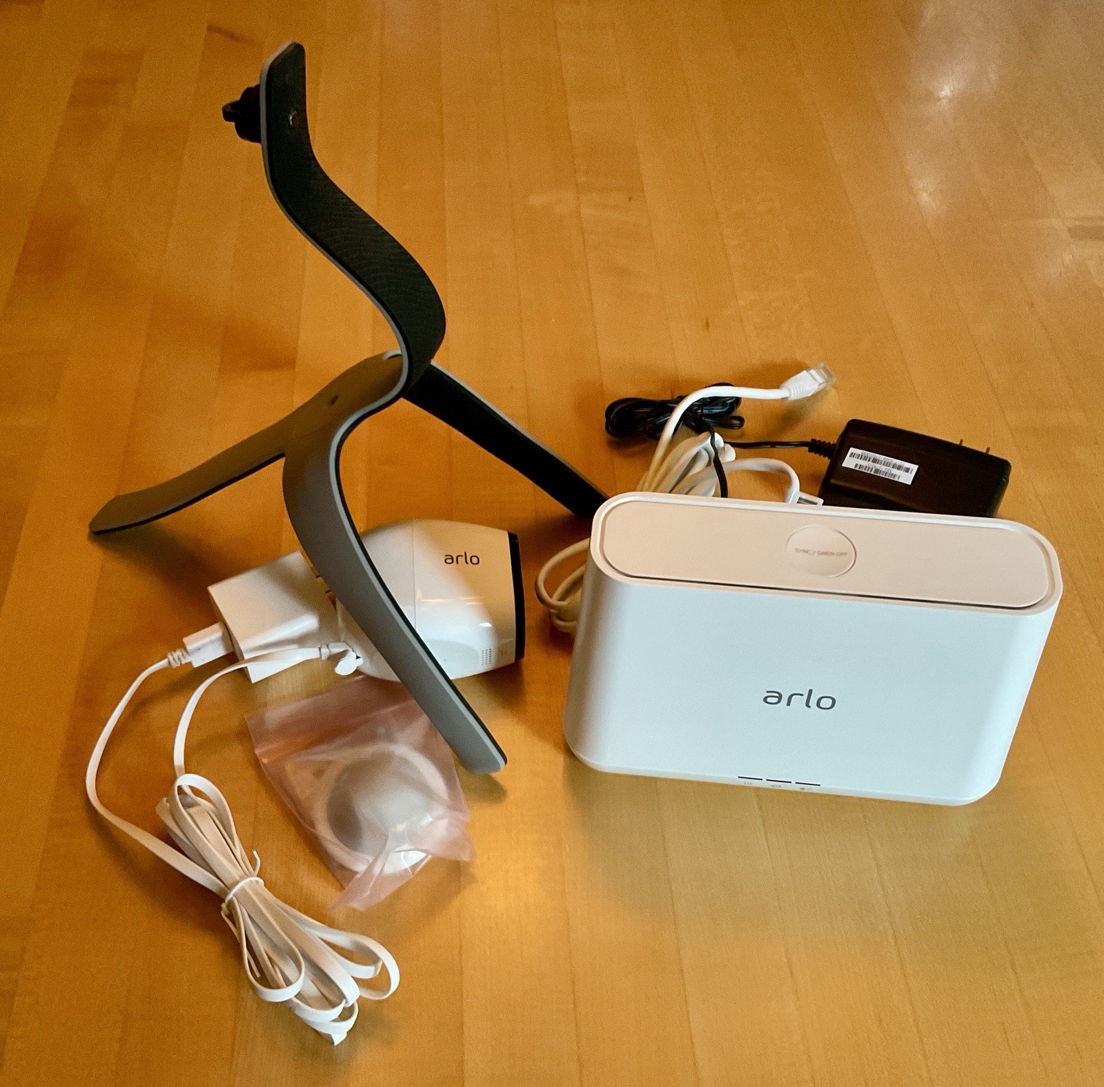 Arlo Pro Camera VMC4030 and Base Station VMB4000