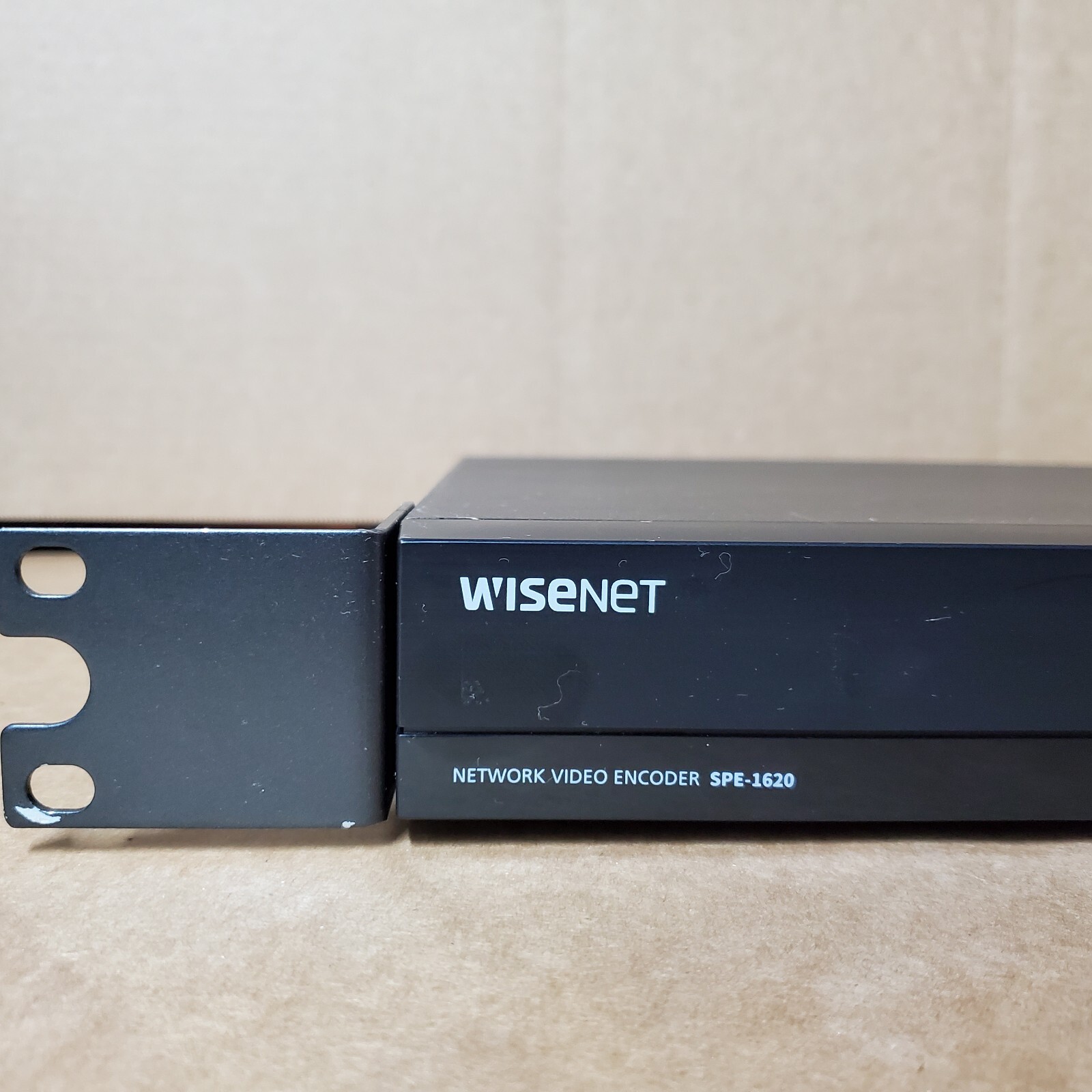 Hanwha Techwin WiseNet SPE-1620 16-Channel 2MP Network Security Video *READ*