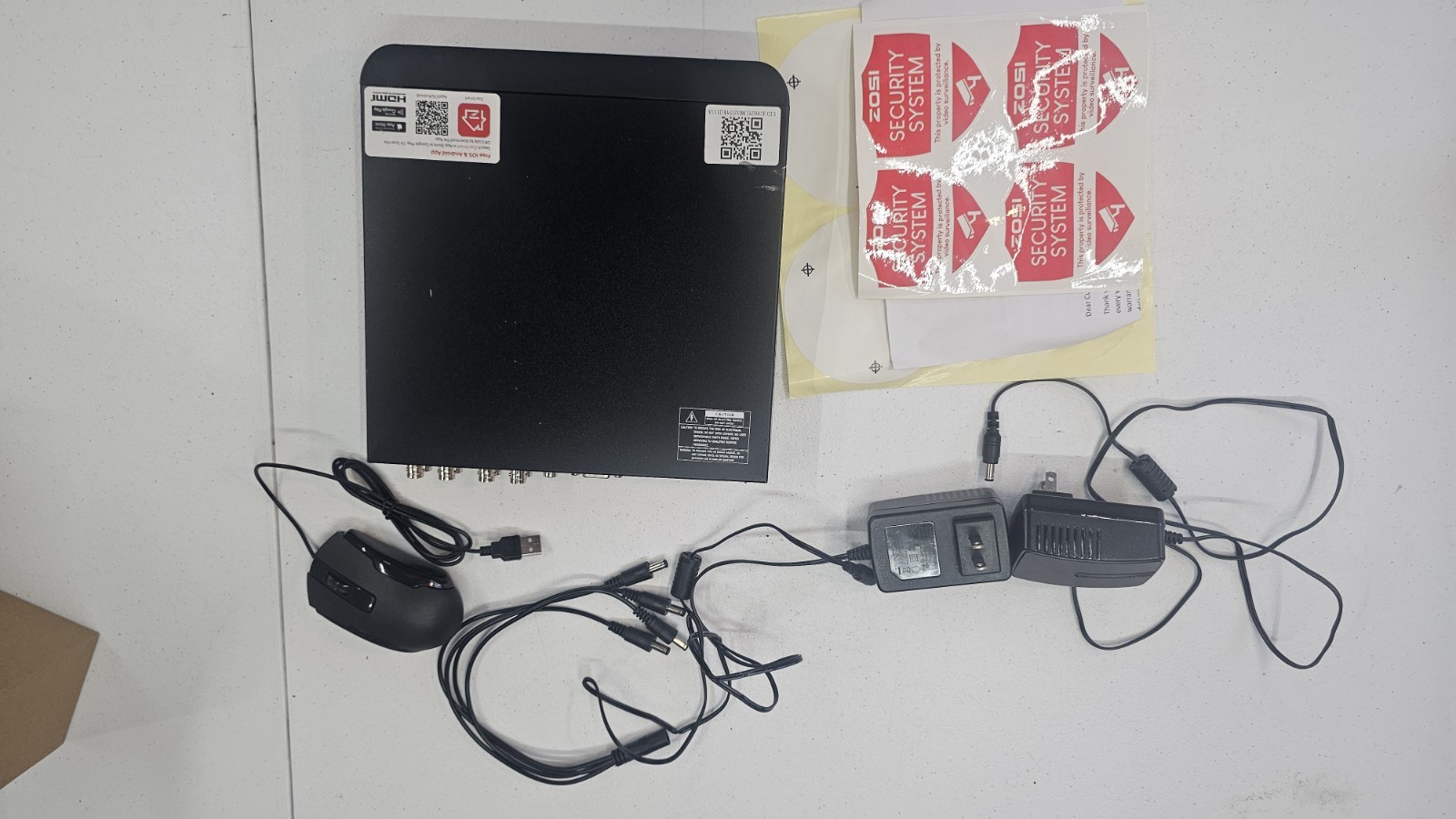 ZOSI 8CH DVR 4 Camera Security System Kit Missing Mount Ring Read Description