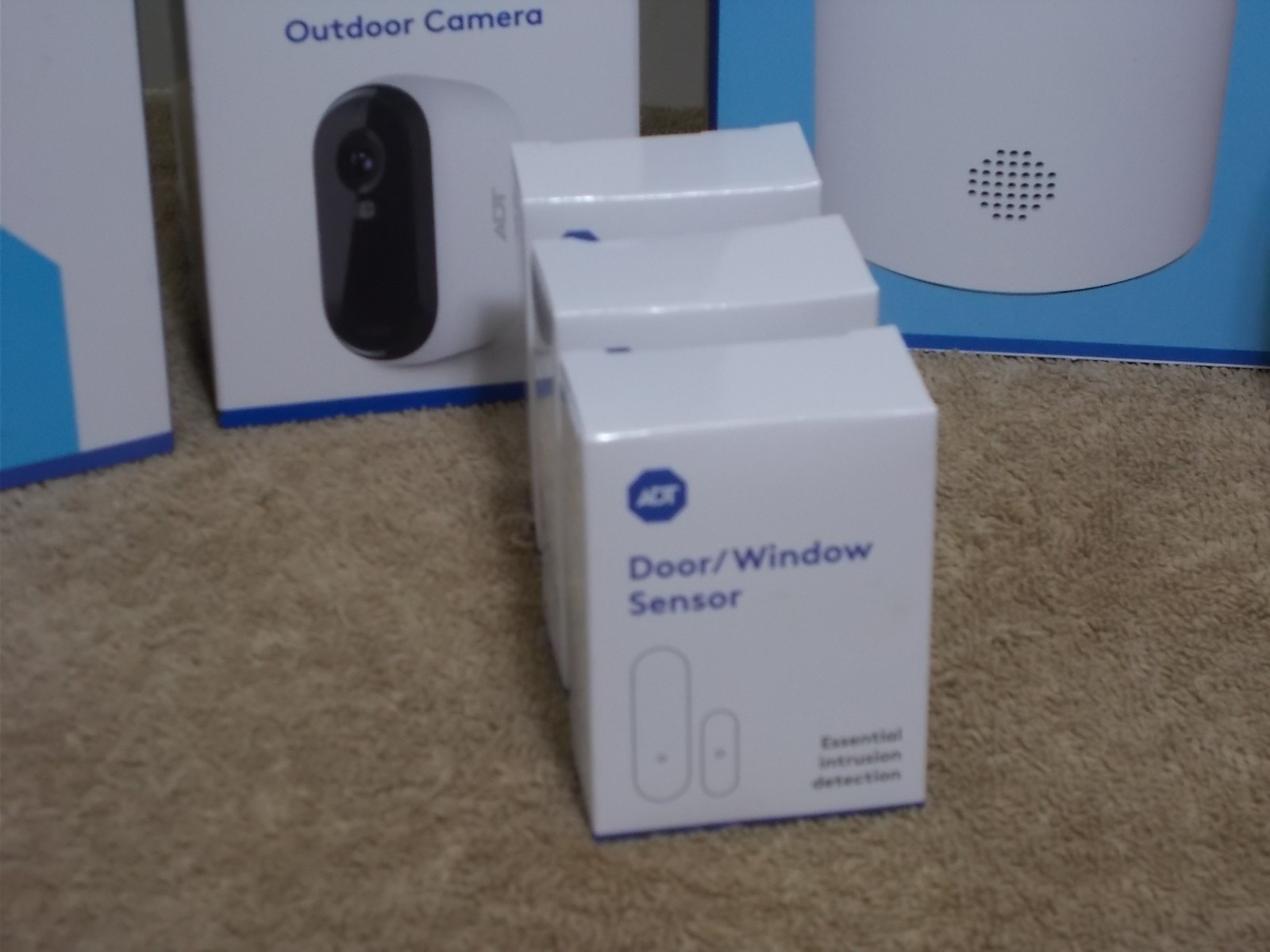 ADT Blu wireless home security smart home and monitoring capable READ CONTENTS