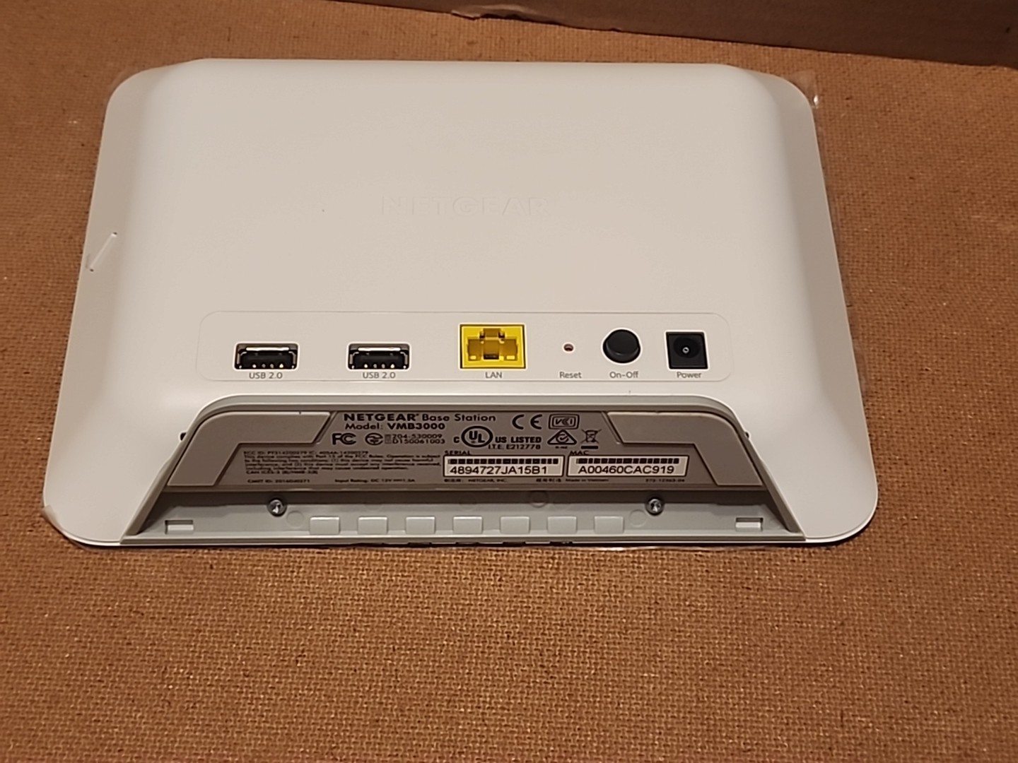 NETGEAR ARLO VMB3000 HOME BASE & 2 VMC3030 HD WIRE-FREE CAMERA INDOOR/OUTDOOR