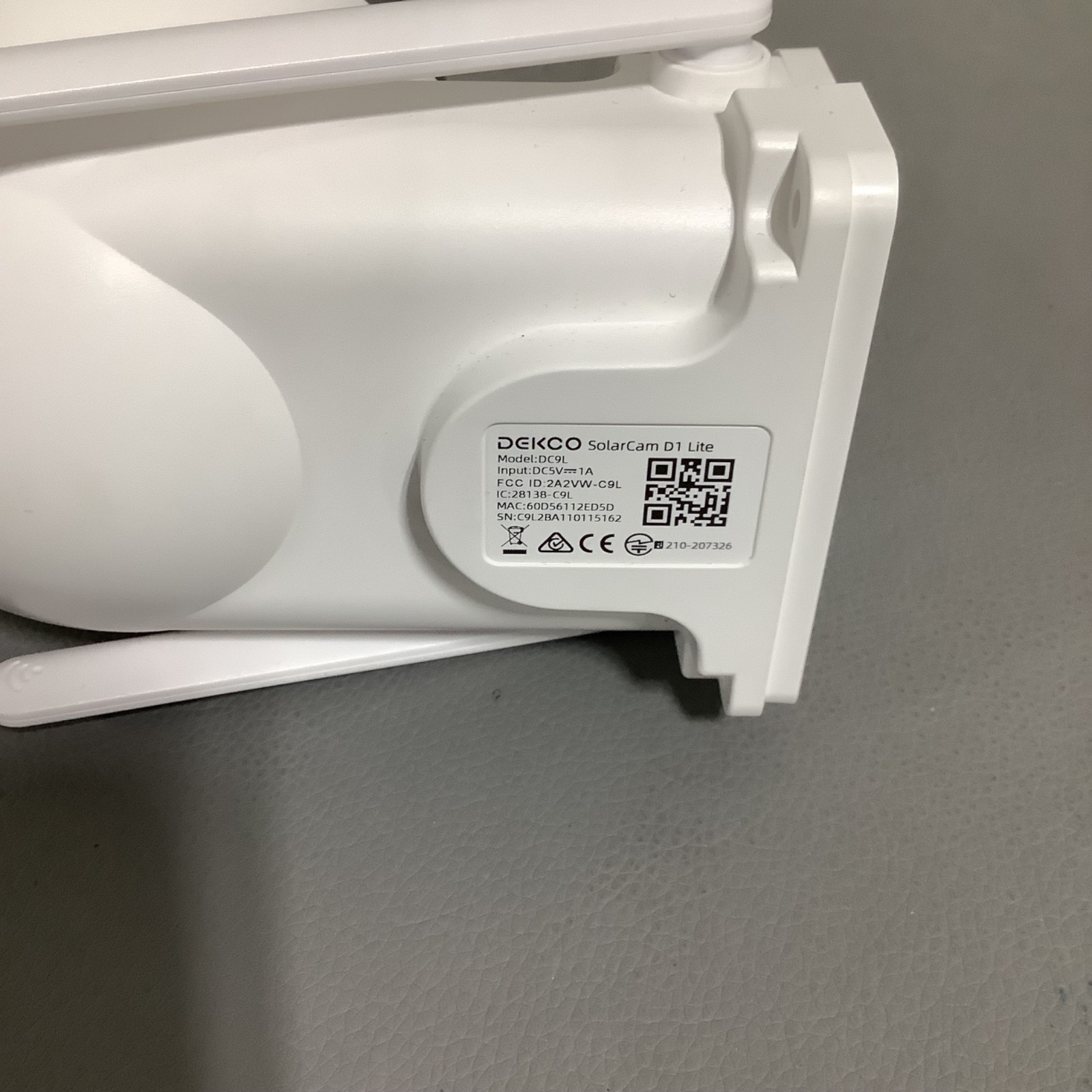 DEKCO Solar-Powered Wireless Security Camera D1 Lite