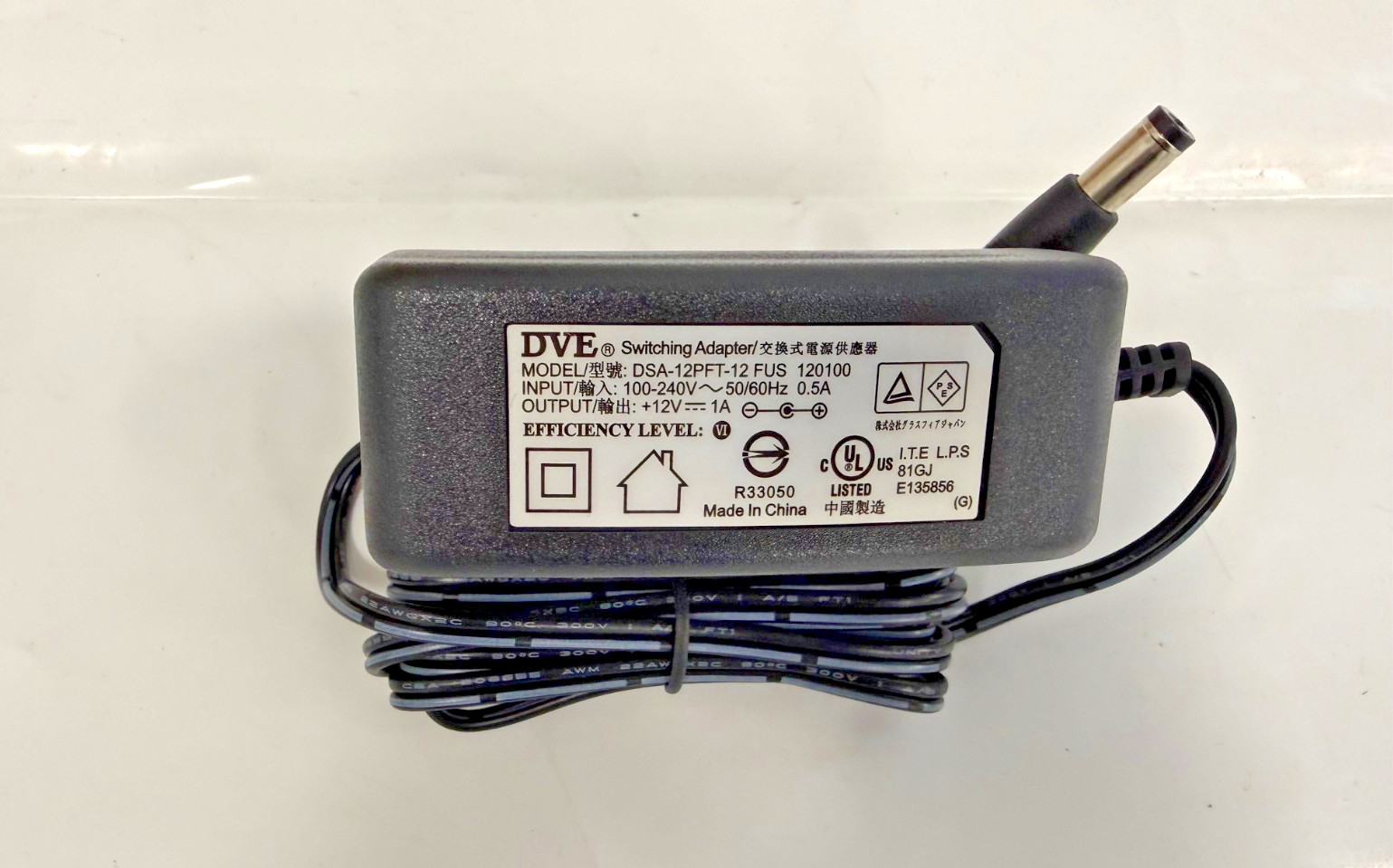 DVE DSA-12PFT-12 FUS 12 Volt DC 1 Amp Switching Adapter Power Supply