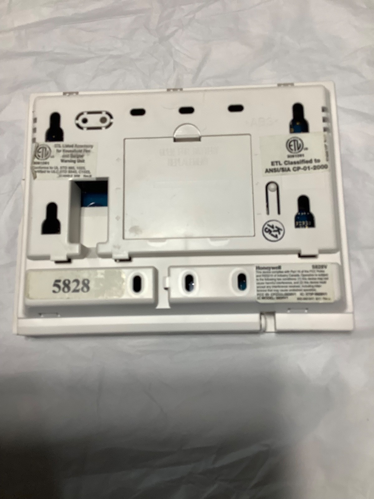 Honeywell LYNXTOUCH2 L5200 Control With 5828V Wireless Keypad, No Batt/AC Trans