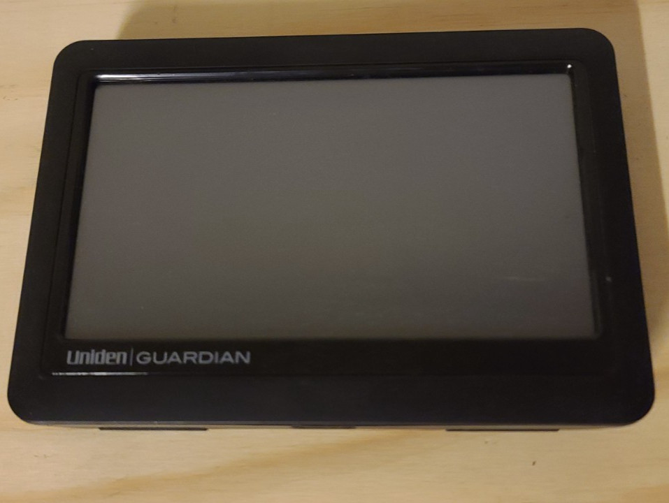 Uniden Guardian G755D Wireless Video Surveillance Monitor and camera