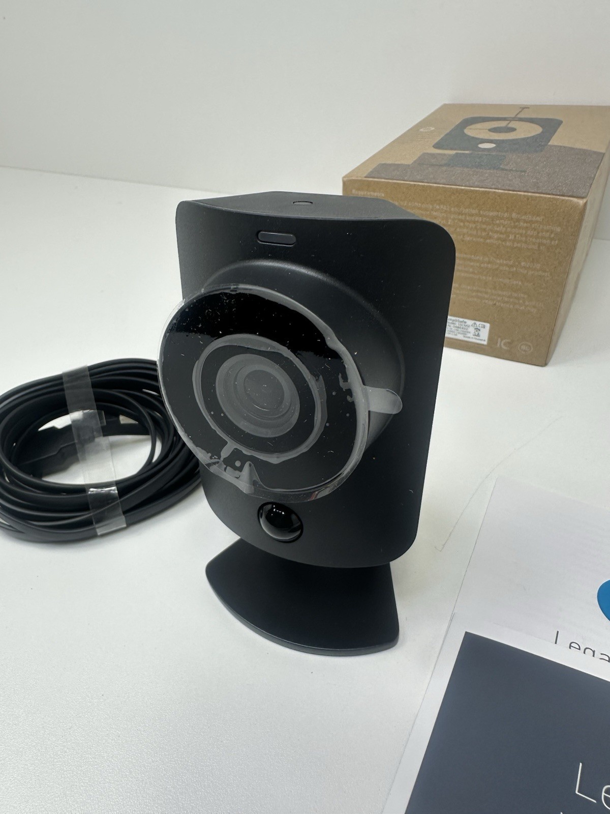 SimpliSafe Simplicam Indoor Camera Wi-Fi HD Security Camera SSCM1 + Cable