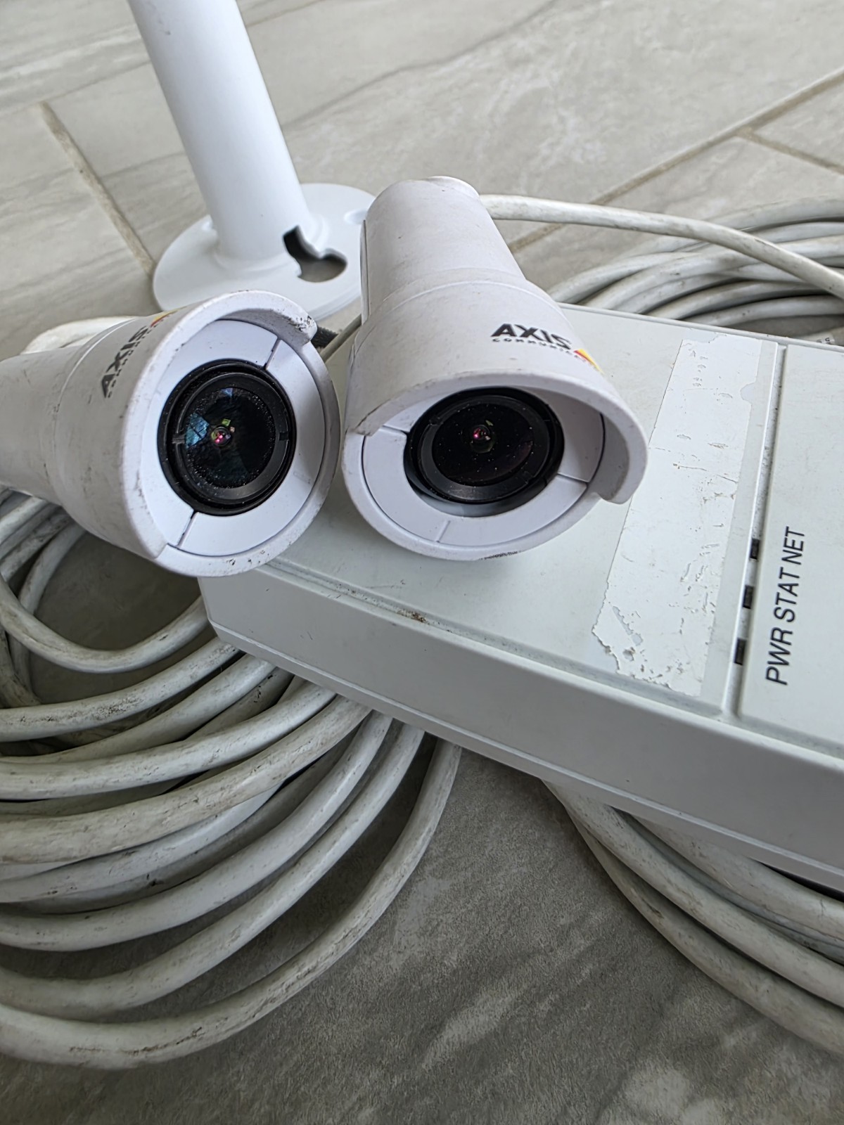 Axis M2014-e? Network Cams x2 W/P1224E for parts