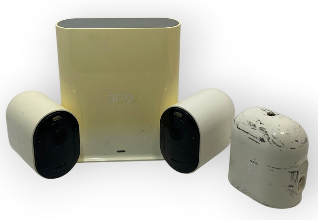 ? Netgear Arlo Ultra VMB4540 Smart Hub Base Station + 2 Cameras works EUC S3