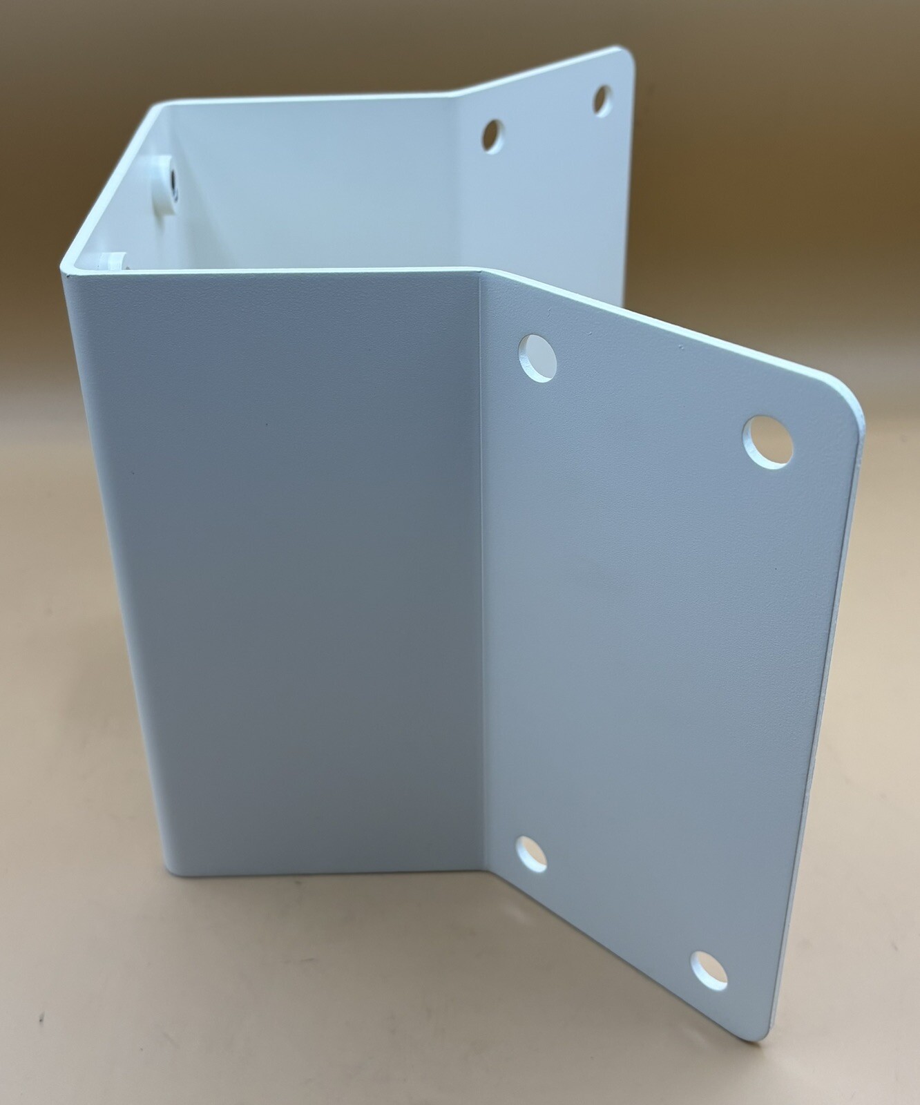 Hanwha Vision SBP-300KM1 Corner Mount Adapter – 4 pcs.