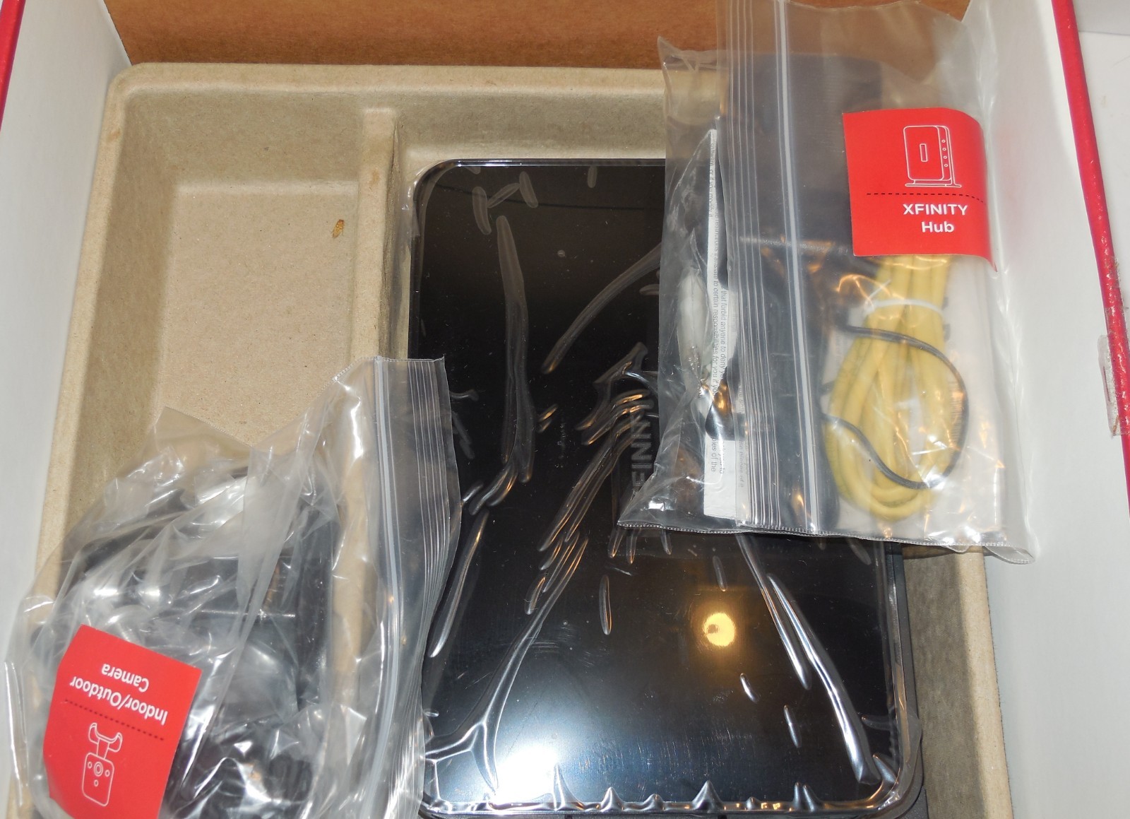 XFINITY HOME AUTOMATION BASE KIT + Indoor/outdoor CAMERA – REQUIRES SUBSCRIPTION