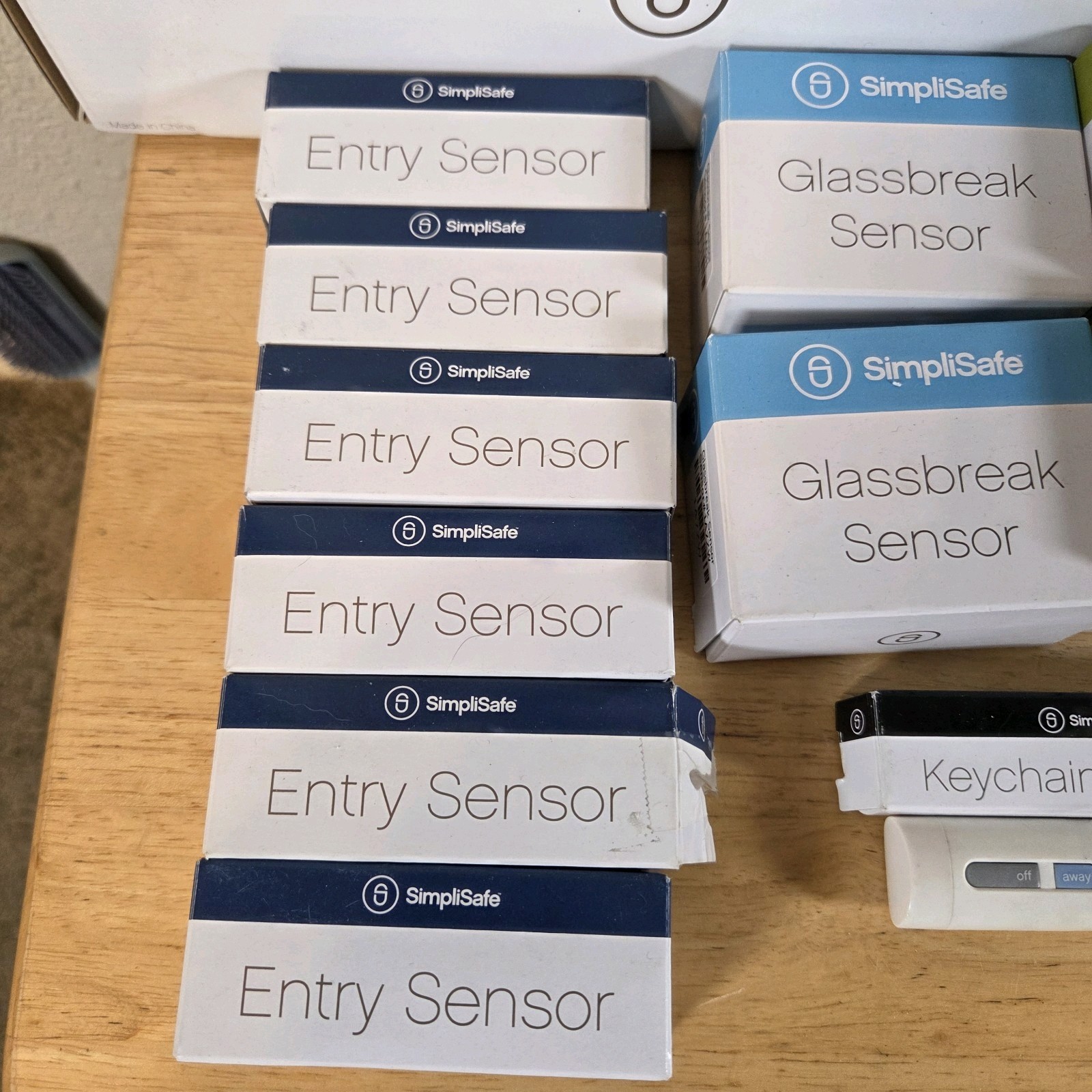 16 pc Lot SimpliSafe Wireless Home Security System SS 1500 1st Generation + Sign