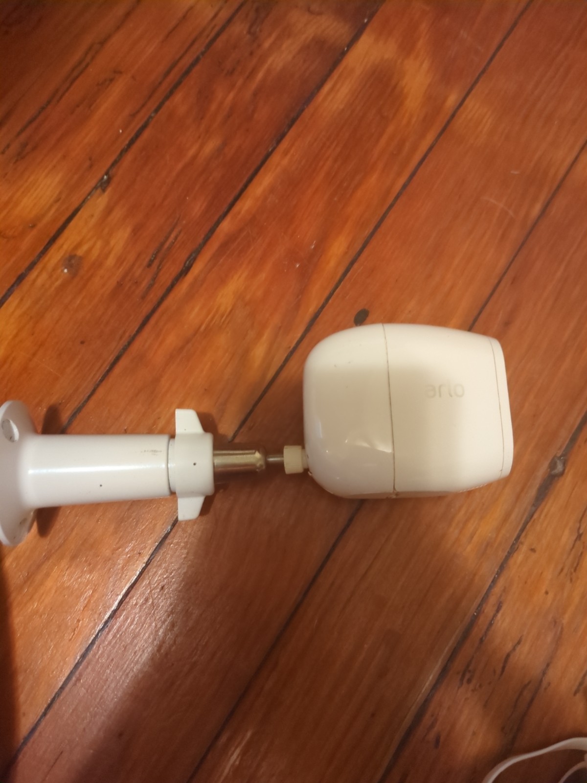 Arlo Pro Smart Hub w System with Wire- Free System (VMB5000)(VMA5600)