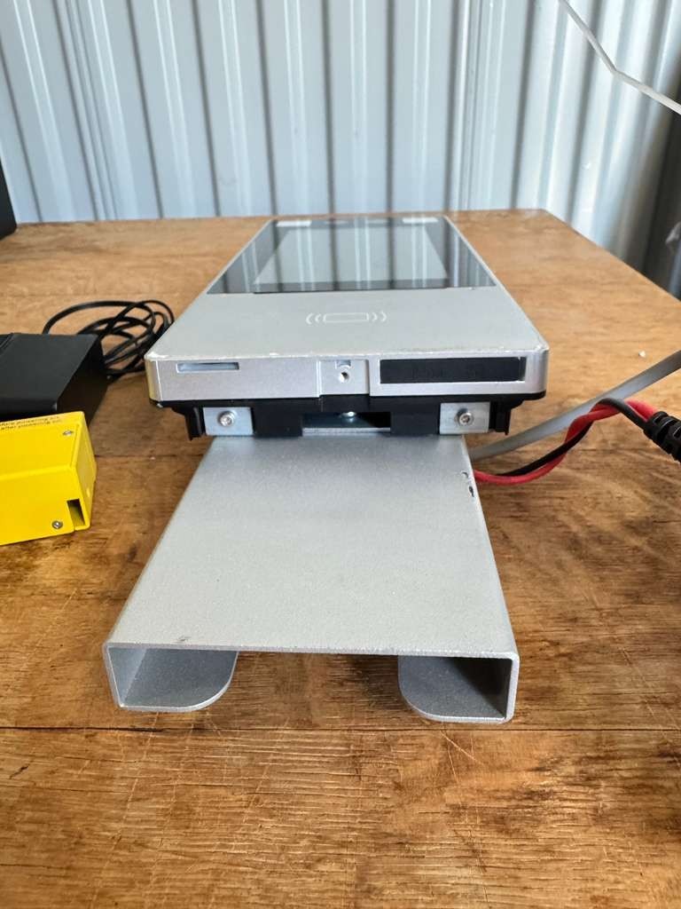 UNV OET-213H-BTS1-BD Face Recognition Access Control Terminal with a Digital Det