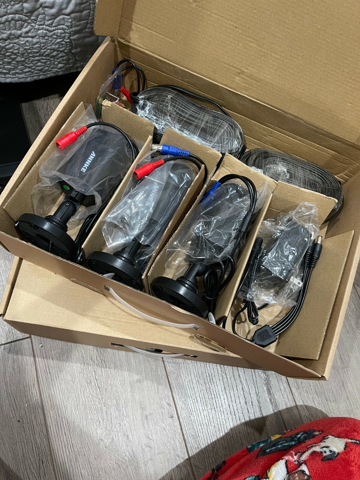 ANNKE CCTV  Security Camera System With DVR 1TB Hard drive 
