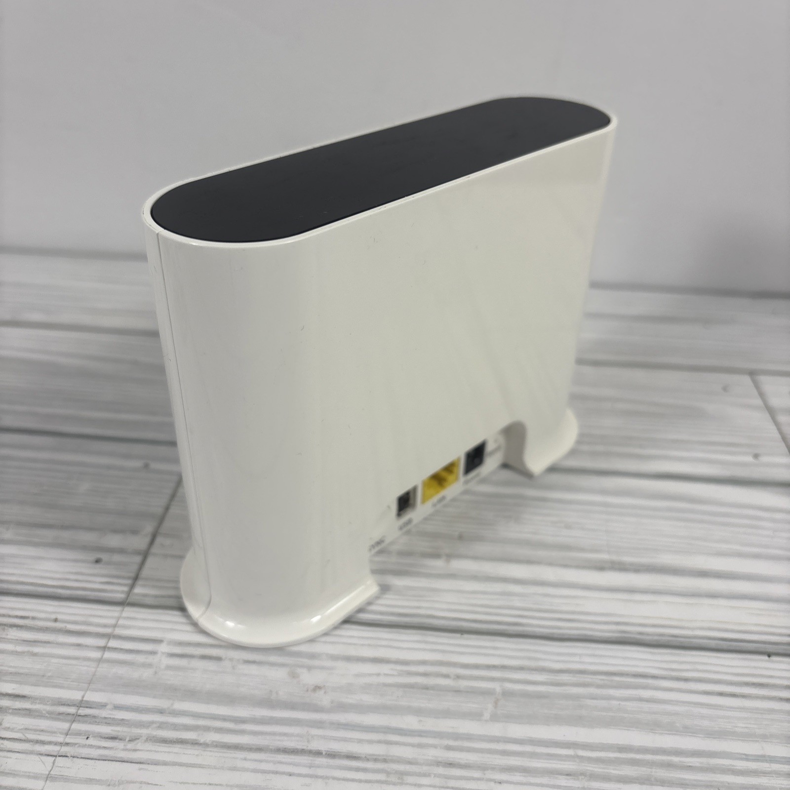 Arlo VMB4500 SmartHub Base Station WiFi Hub w/ Power Adapter & Ethernet Cable
