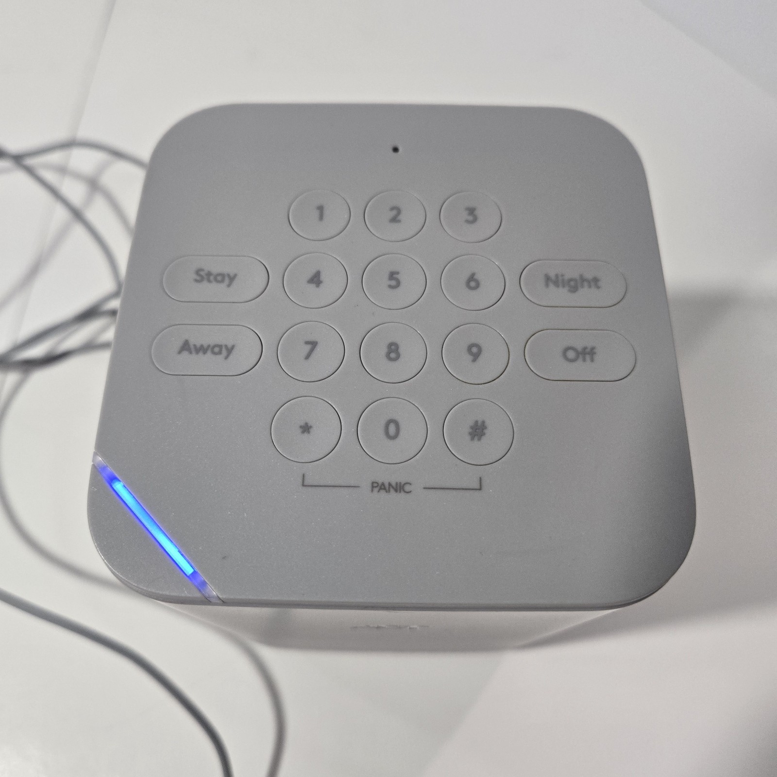 Blue by ADT Smart Home Hub Model S40LR1-01 White. No Instructions Used.